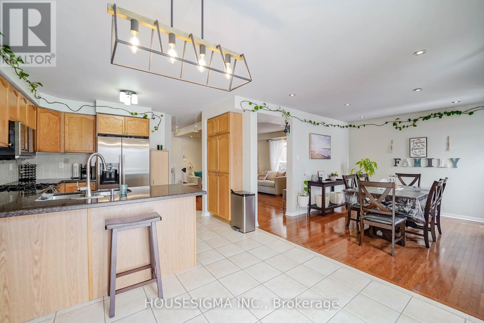 49 Mount Pleasant Avenue, Whitby, Ontario  L1N 0E1 - Photo 15 - E12895802