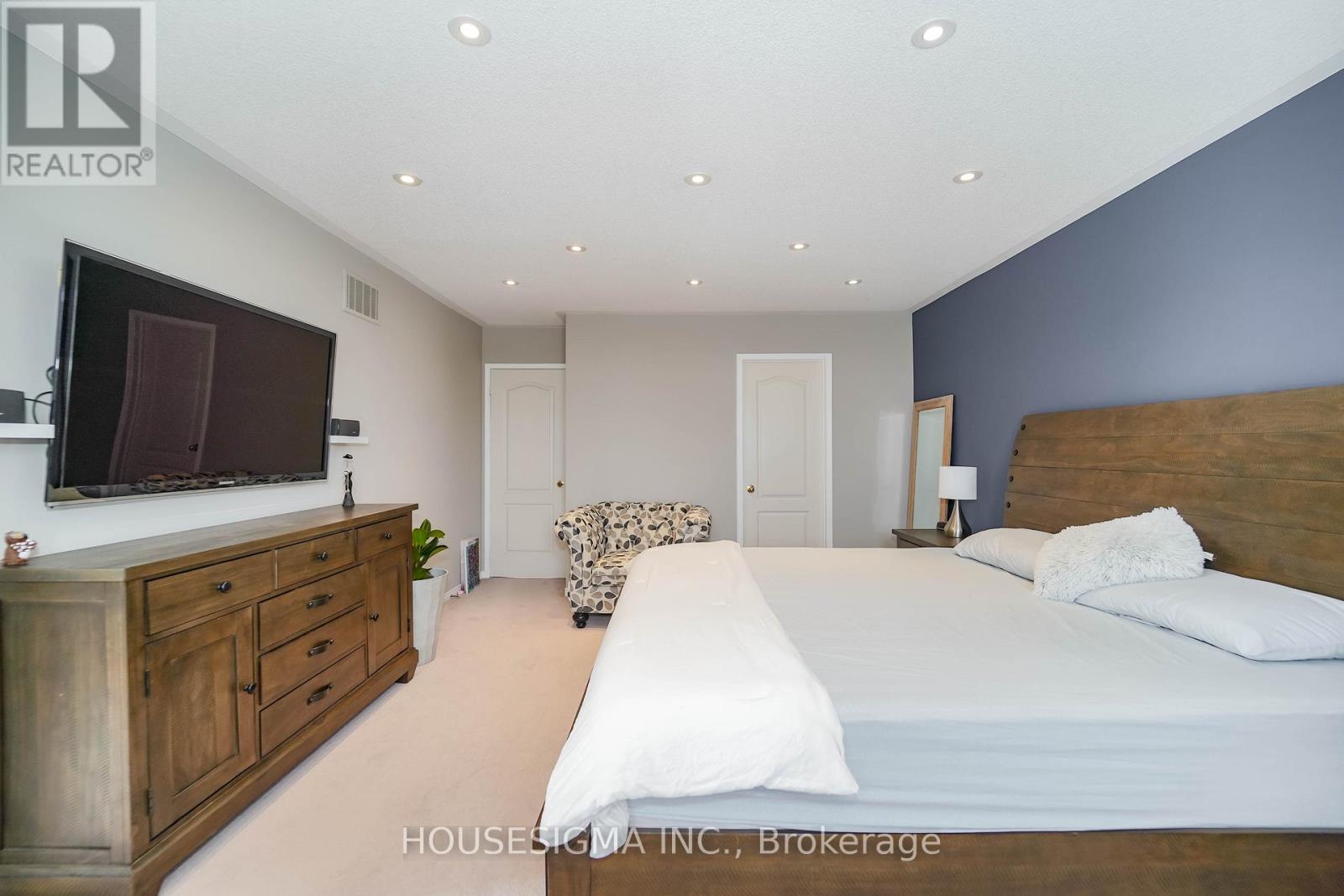 49 Mount Pleasant Avenue, Whitby, Ontario  L1N 0E1 - Photo 25 - E12895802