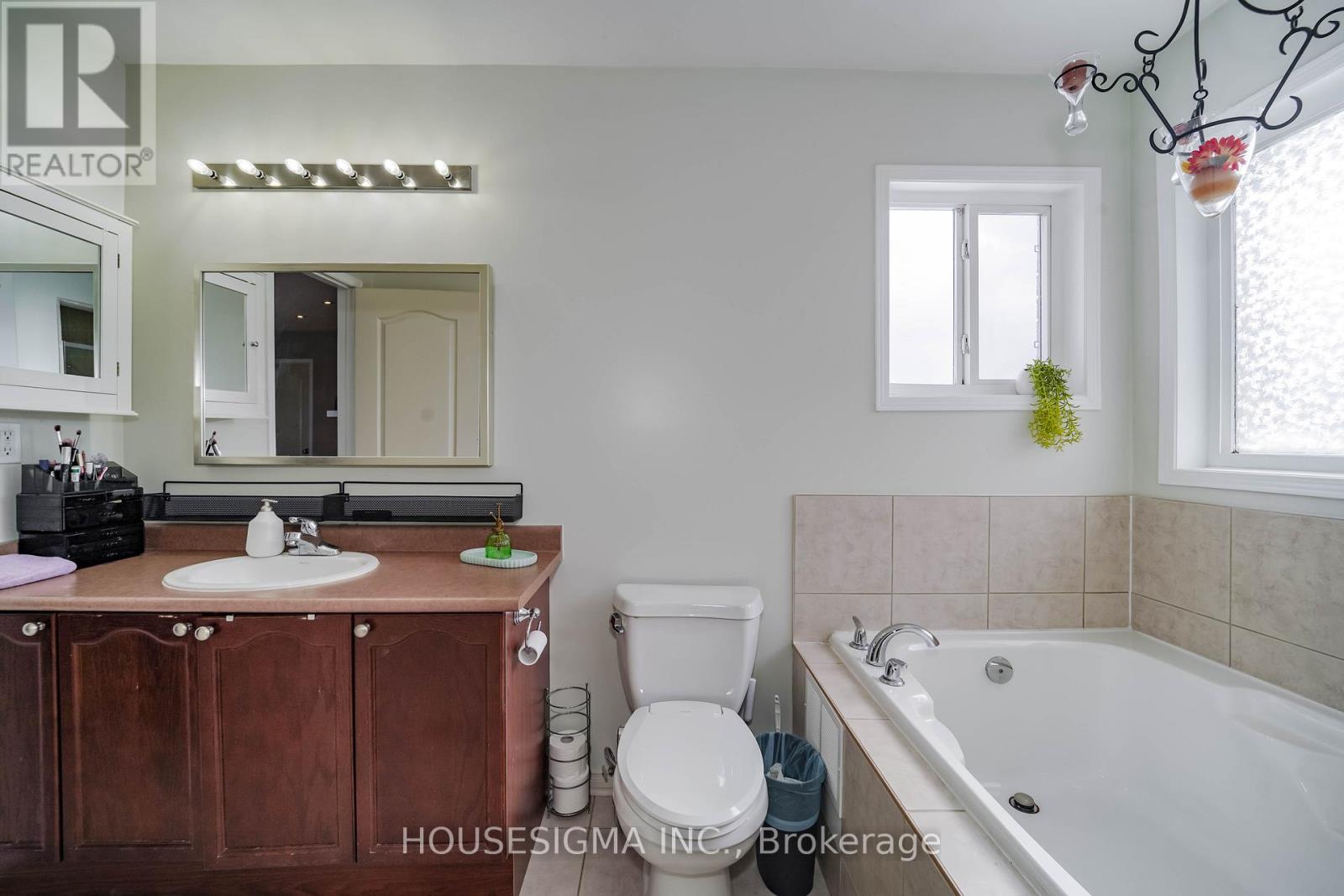 49 Mount Pleasant Avenue, Whitby, Ontario  L1N 0E1 - Photo 27 - E12895802