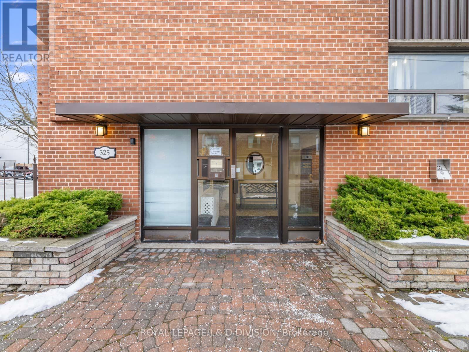 102 - 325 SAMMON AVENUE, Toronto, Ontario