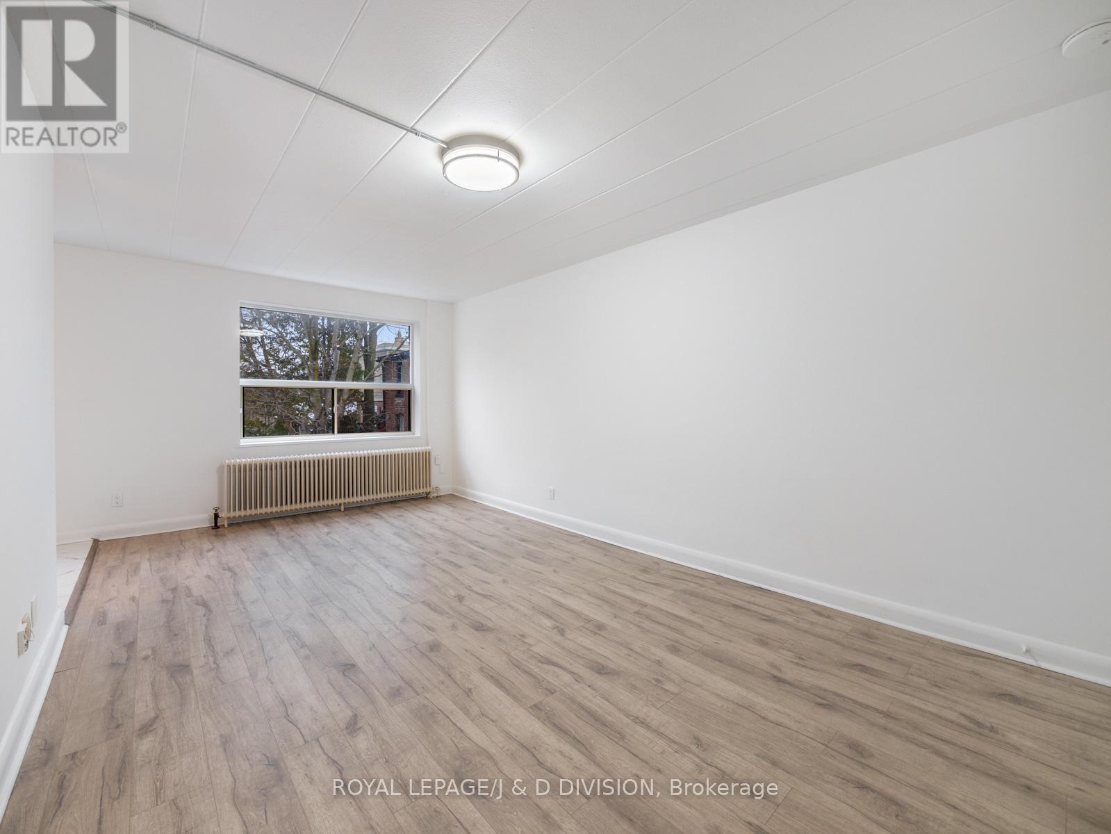 102 - 325 Sammon Avenue, Toronto, Ontario  M4J 2A1 - Photo 2 - E12895840