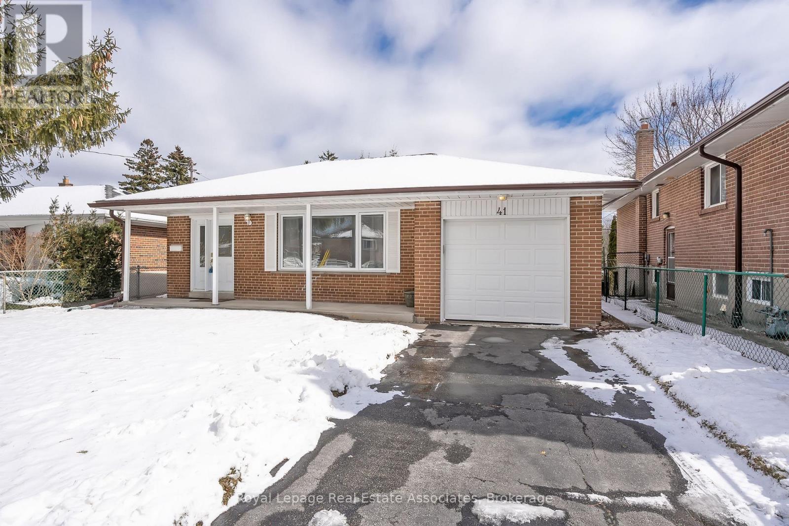 41 Sedgemount Drive, Toronto, Ontario  M1H 1X4 - Photo 2 - E12895860