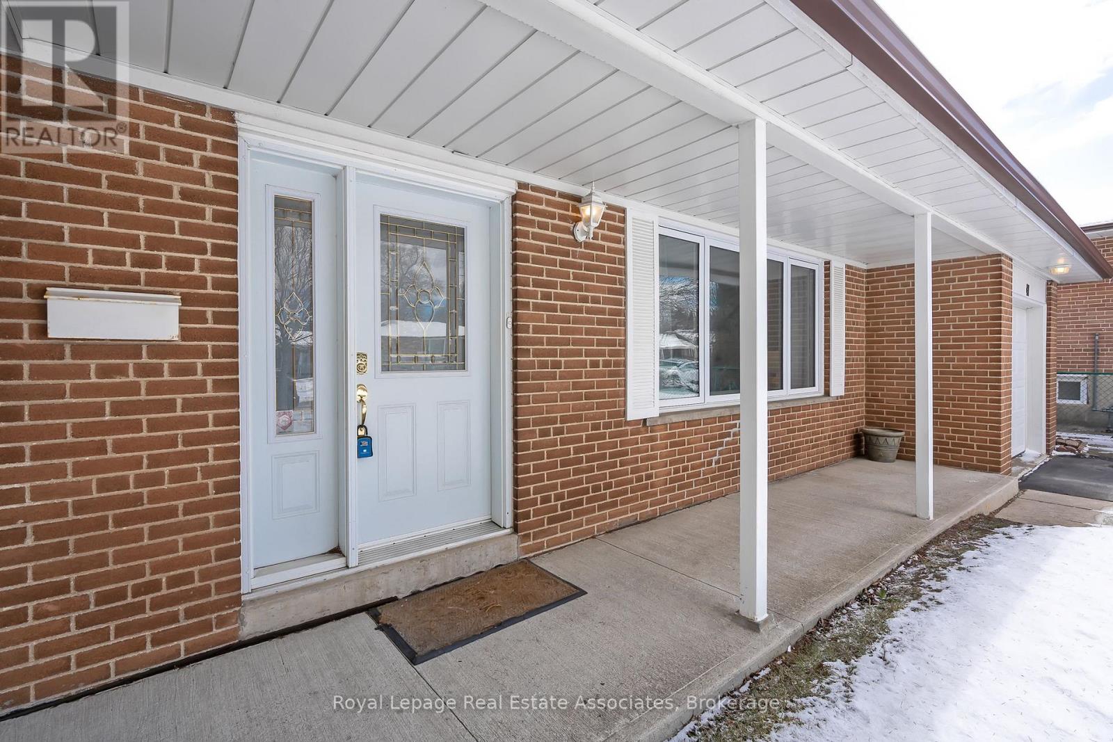 41 Sedgemount Drive, Toronto, Ontario  M1H 1X4 - Photo 3 - E12895860