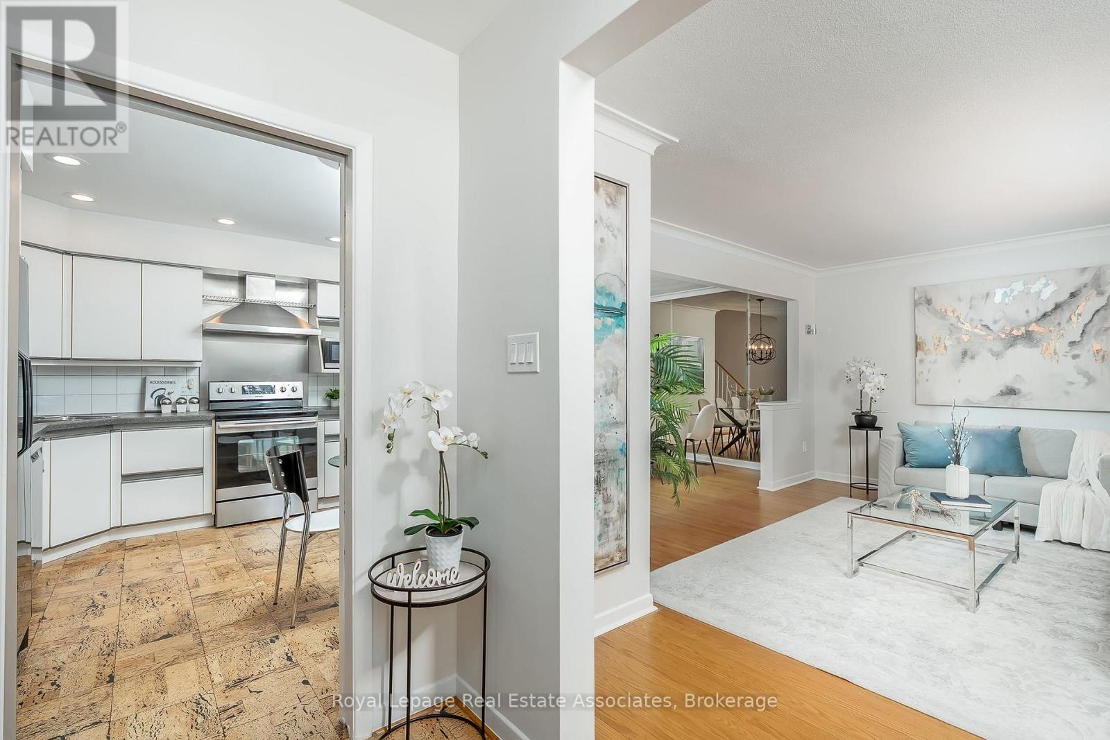 41 Sedgemount Drive, Toronto, Ontario  M1H 1X4 - Photo 5 - E12895860