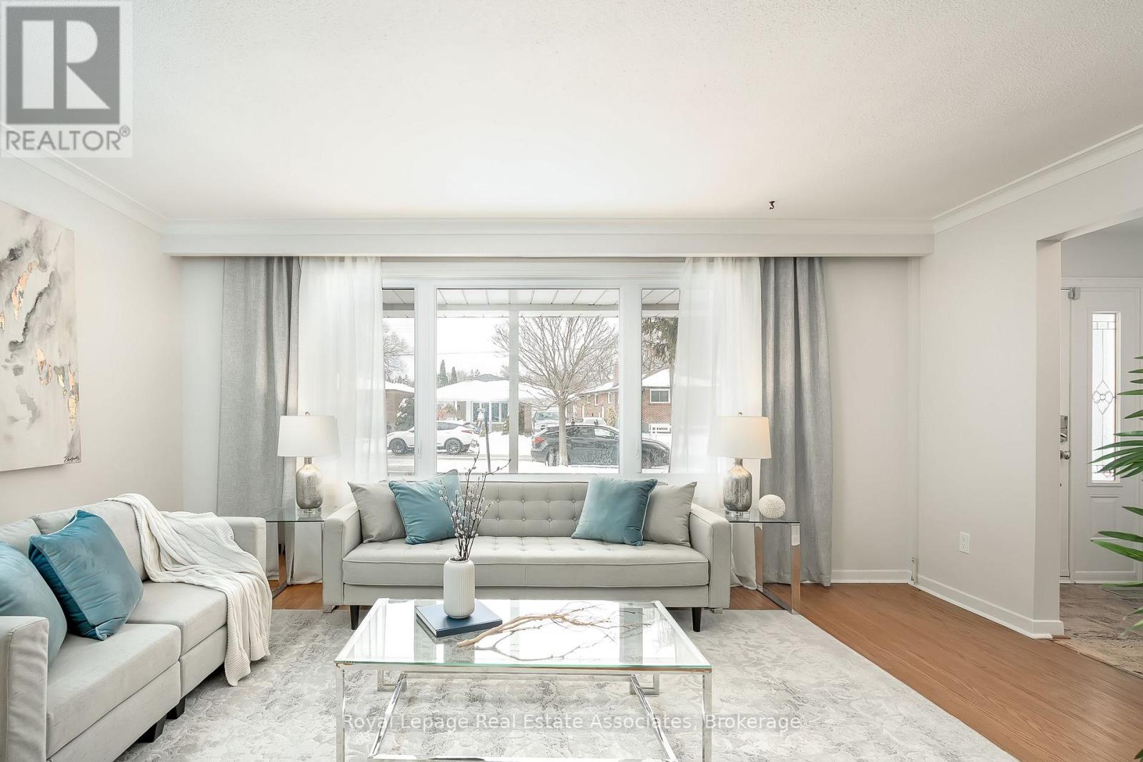 41 Sedgemount Drive, Toronto, Ontario  M1H 1X4 - Photo 9 - E12895860