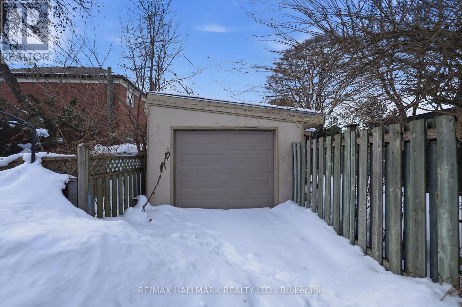 1002 Victoria Park Avenue, Toronto, Ontario  M4B 2J6 - Photo 49 - E12895892