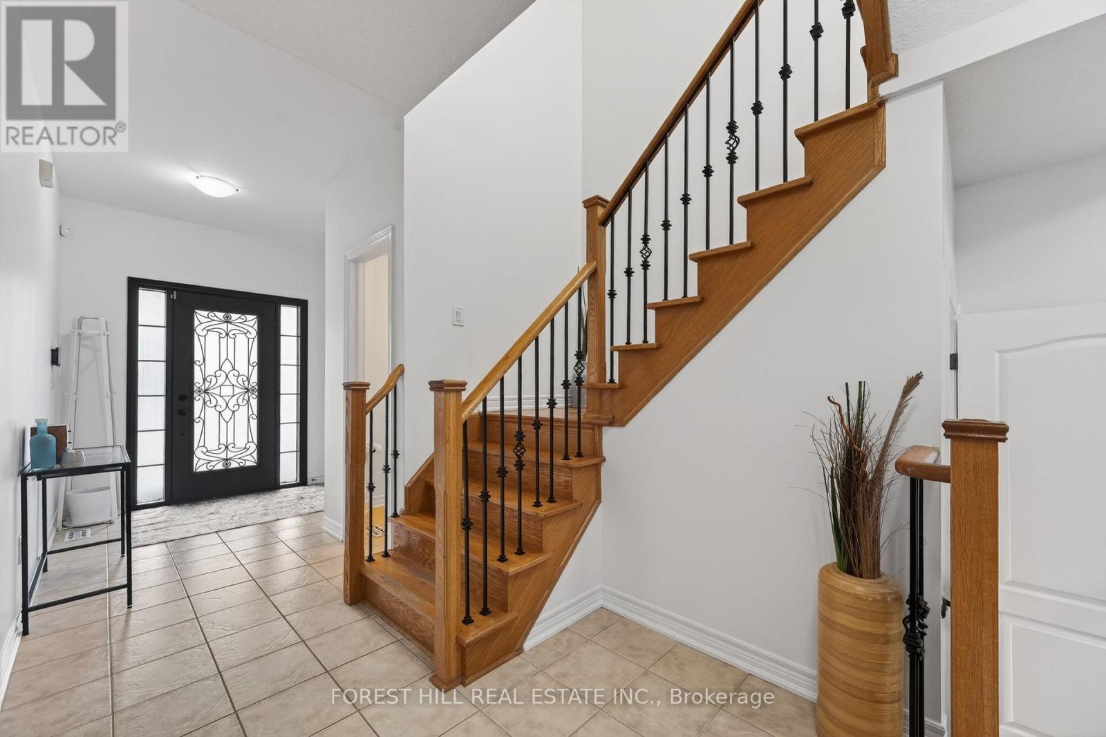 9 - 71 Puccini Drive, Richmond Hill, Ontario  L4E 4X8 - Photo 3 - N12895648