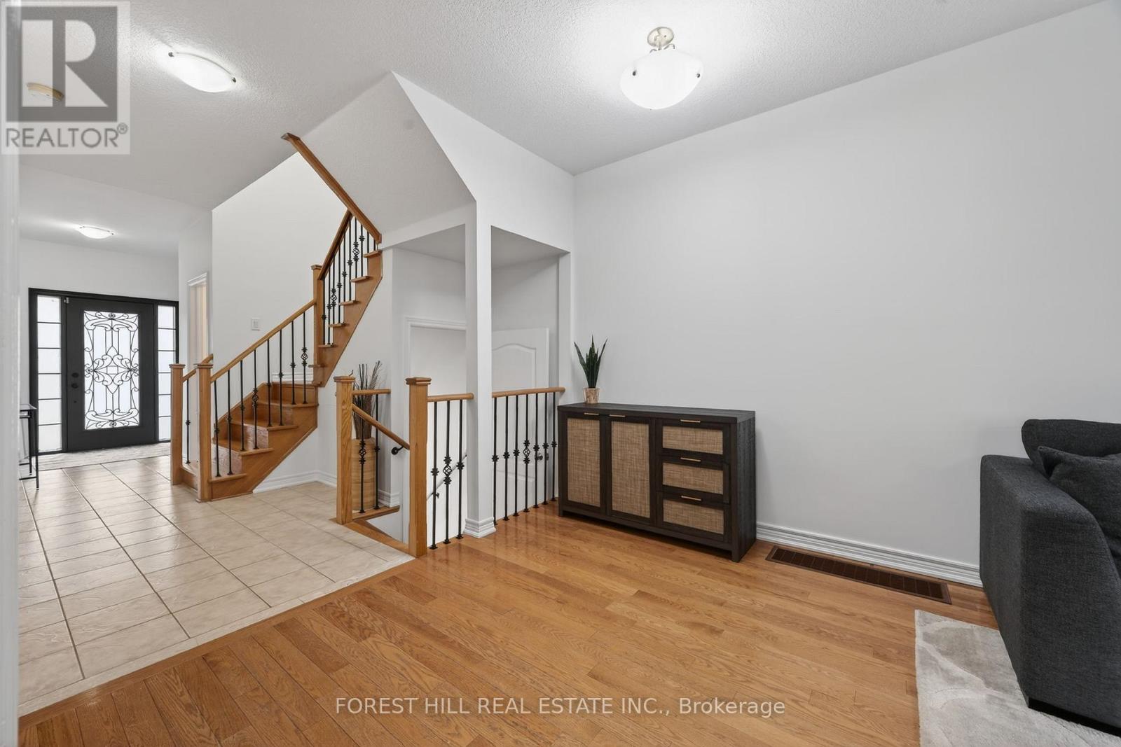 9 - 71 Puccini Drive, Richmond Hill, Ontario  L4E 4X8 - Photo 6 - N12895648