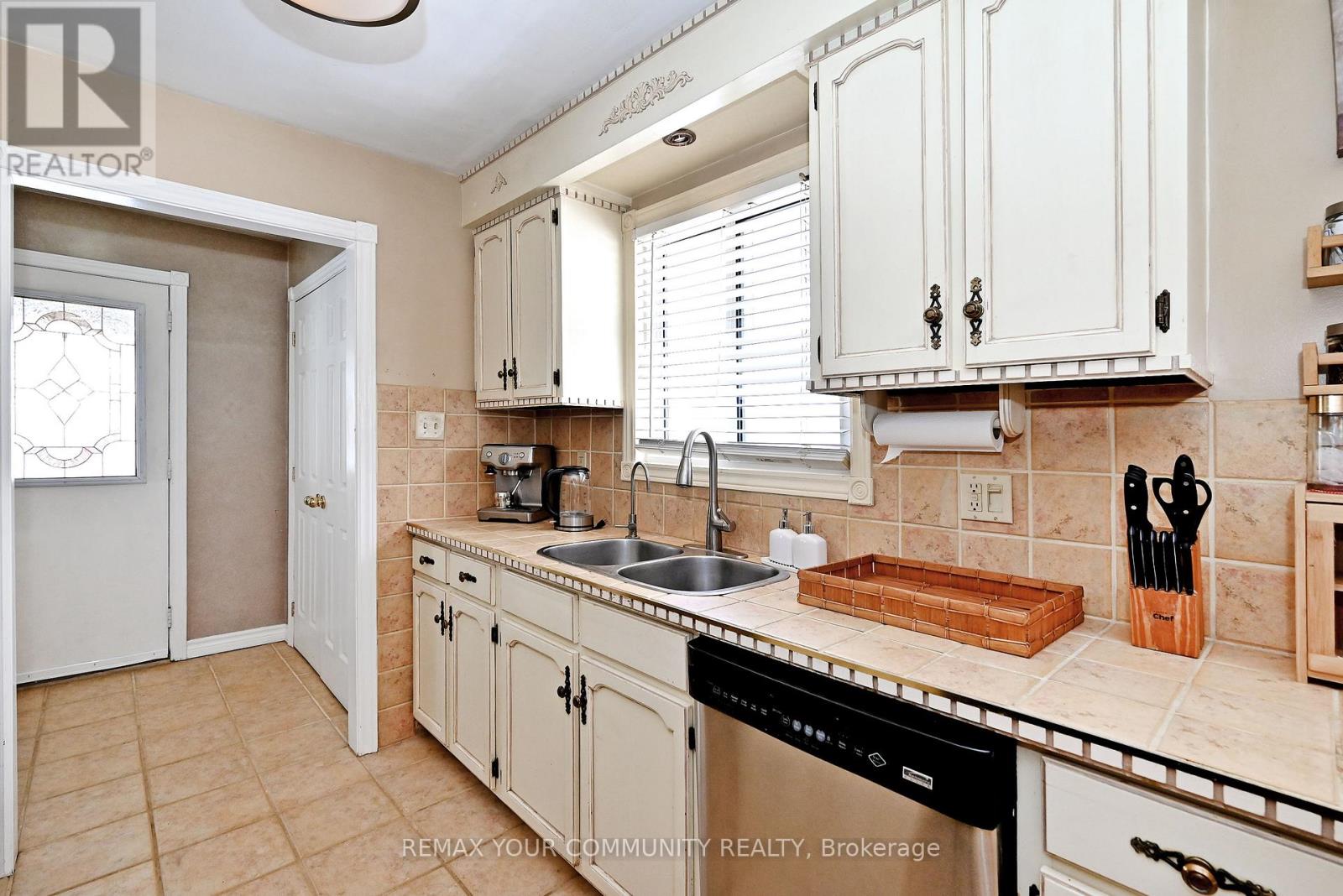 56 James Street, Bradford West Gwillimbury, Ontario  L3Z 2B4 - Photo 15 - N12895692