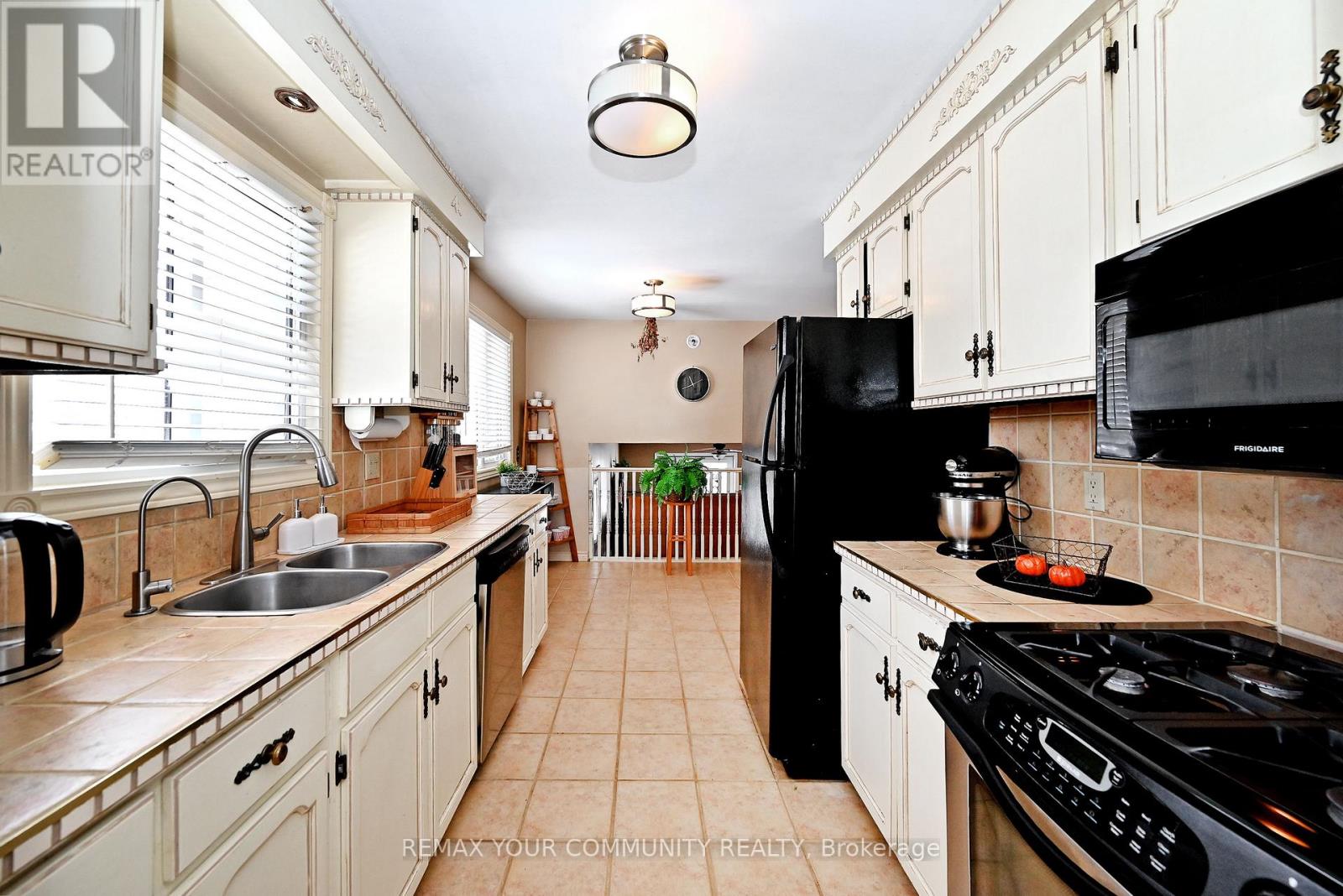 56 James Street, Bradford West Gwillimbury, Ontario  L3Z 2B4 - Photo 17 - N12895692