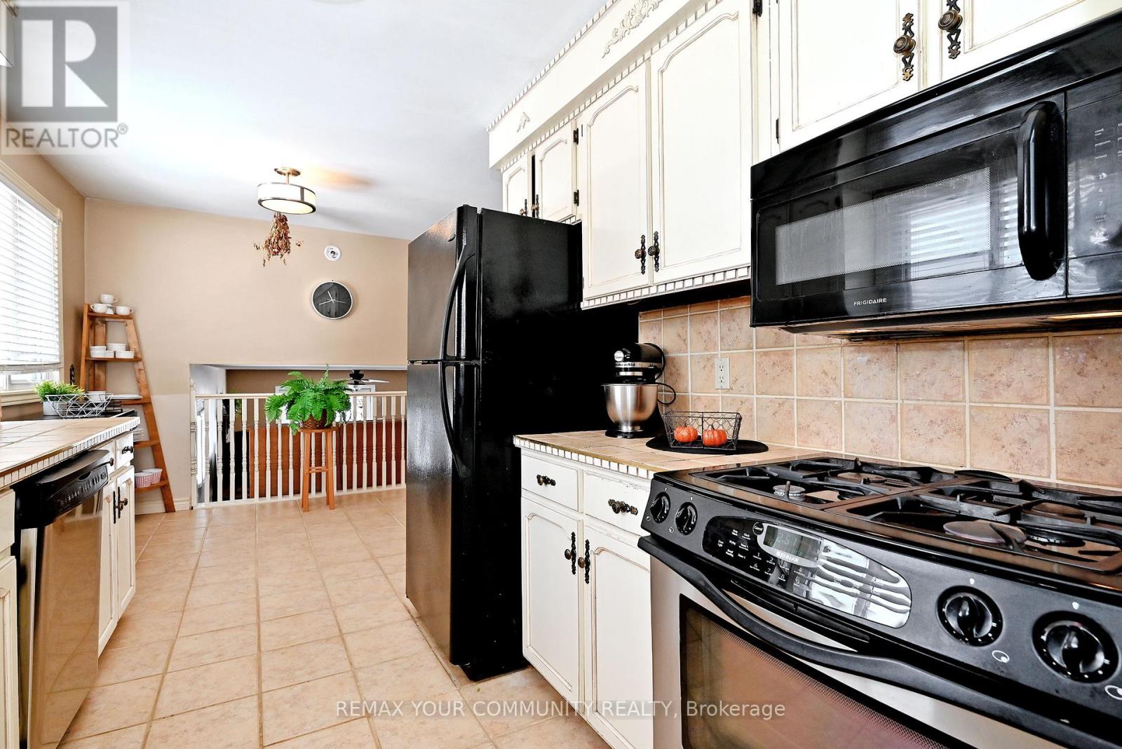 56 James Street, Bradford West Gwillimbury, Ontario  L3Z 2B4 - Photo 18 - N12895692