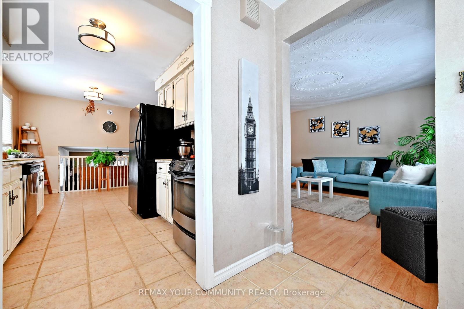 56 James Street, Bradford West Gwillimbury, Ontario  L3Z 2B4 - Photo 7 - N12895692