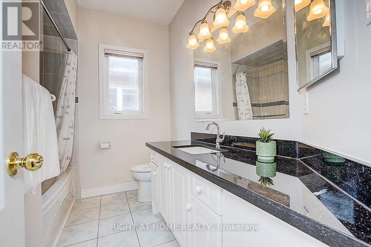 47 Toporowski Avenue, Richmond Hill (Rouge Woods), Ontario  L4S 2G9 - Photo 38 - N12895754