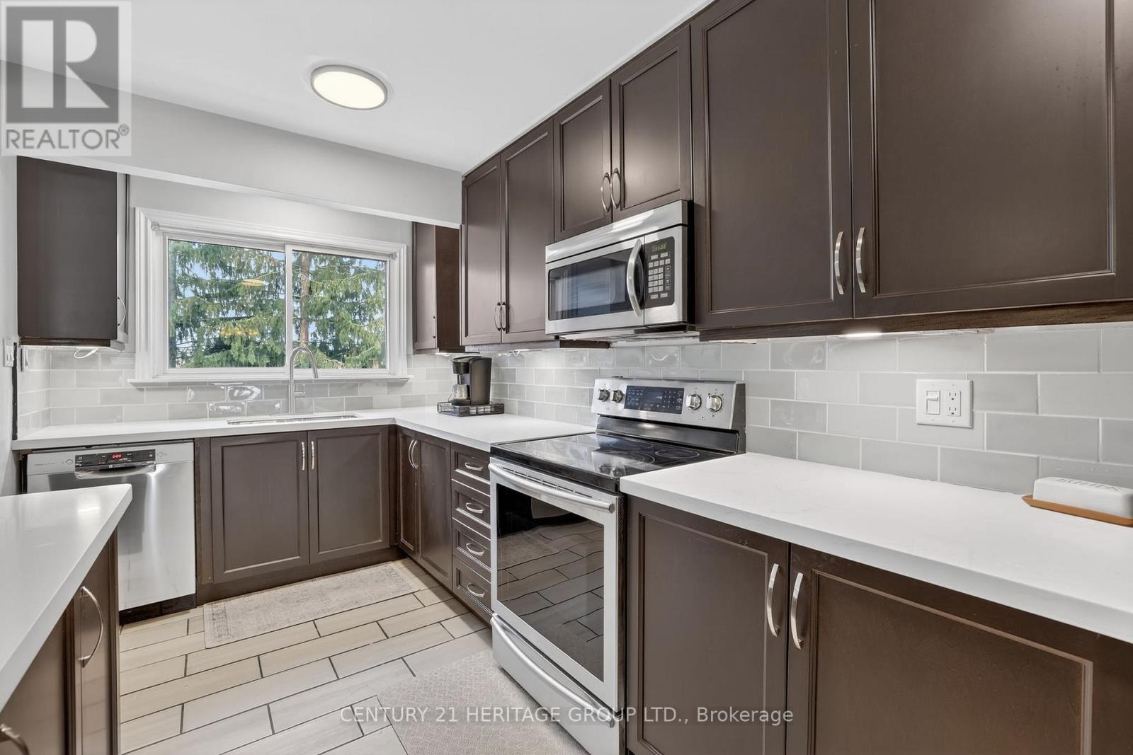 28 Pegg's Crescent, East Gwillimbury, Ontario  L9N 1B3 - Photo 12 - N12895824