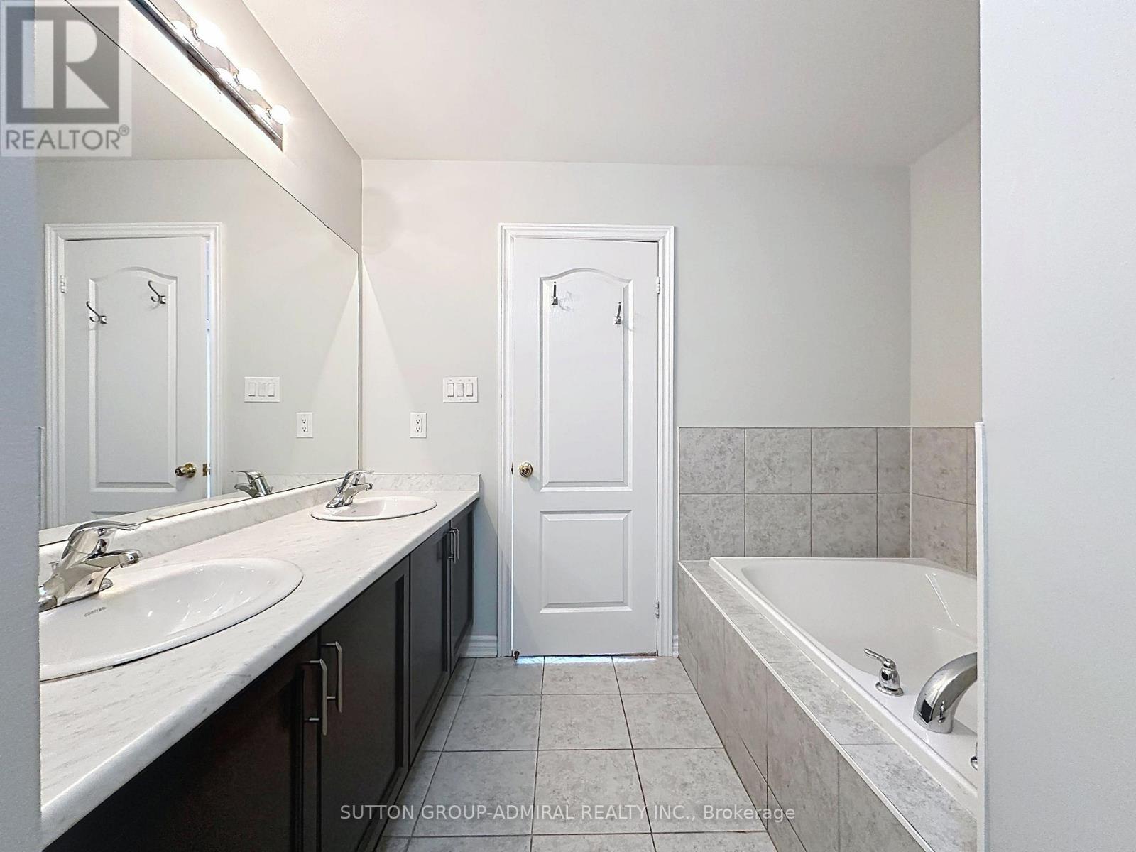 14 - 8777 Dufferin Street, Vaughan, Ontario L4J 0C5 - Photo 15 - N12895836