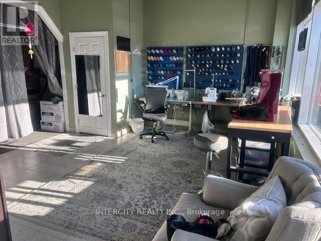 2b - 10385 Weston Road, Vaughan, Ontario  L4H 3T4 - Photo 4 - N12895848