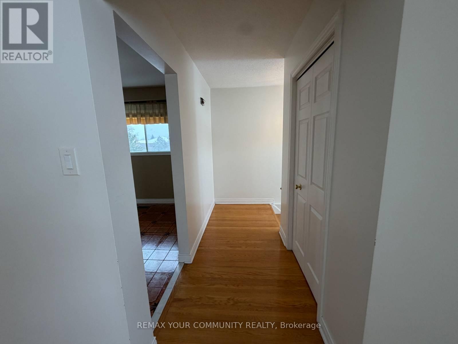 12 Stocco Court, Vaughan, Ontario  L4L 2Y1 - Photo 3 - N12895872