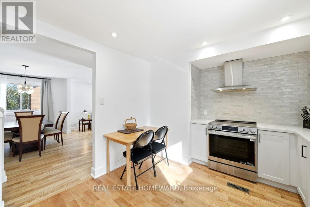 170 Harrison Drive, Newmarket, Ontario  L3Y 6B9 - Photo 12 - N12895904