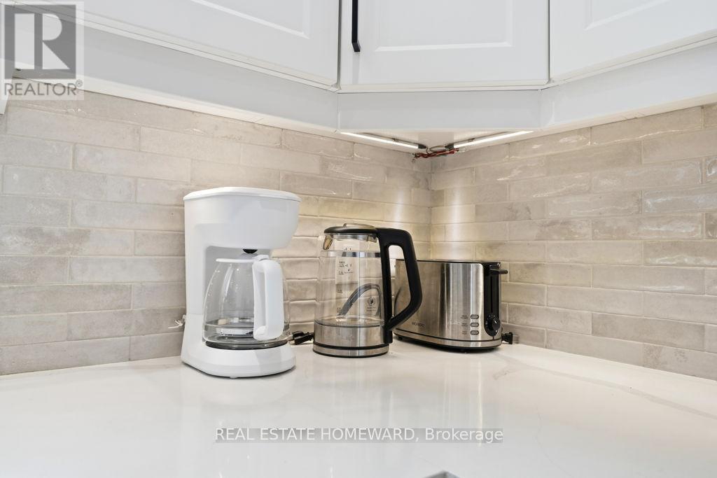 170 Harrison Drive, Newmarket, Ontario  L3Y 6B9 - Photo 8 - N12895904