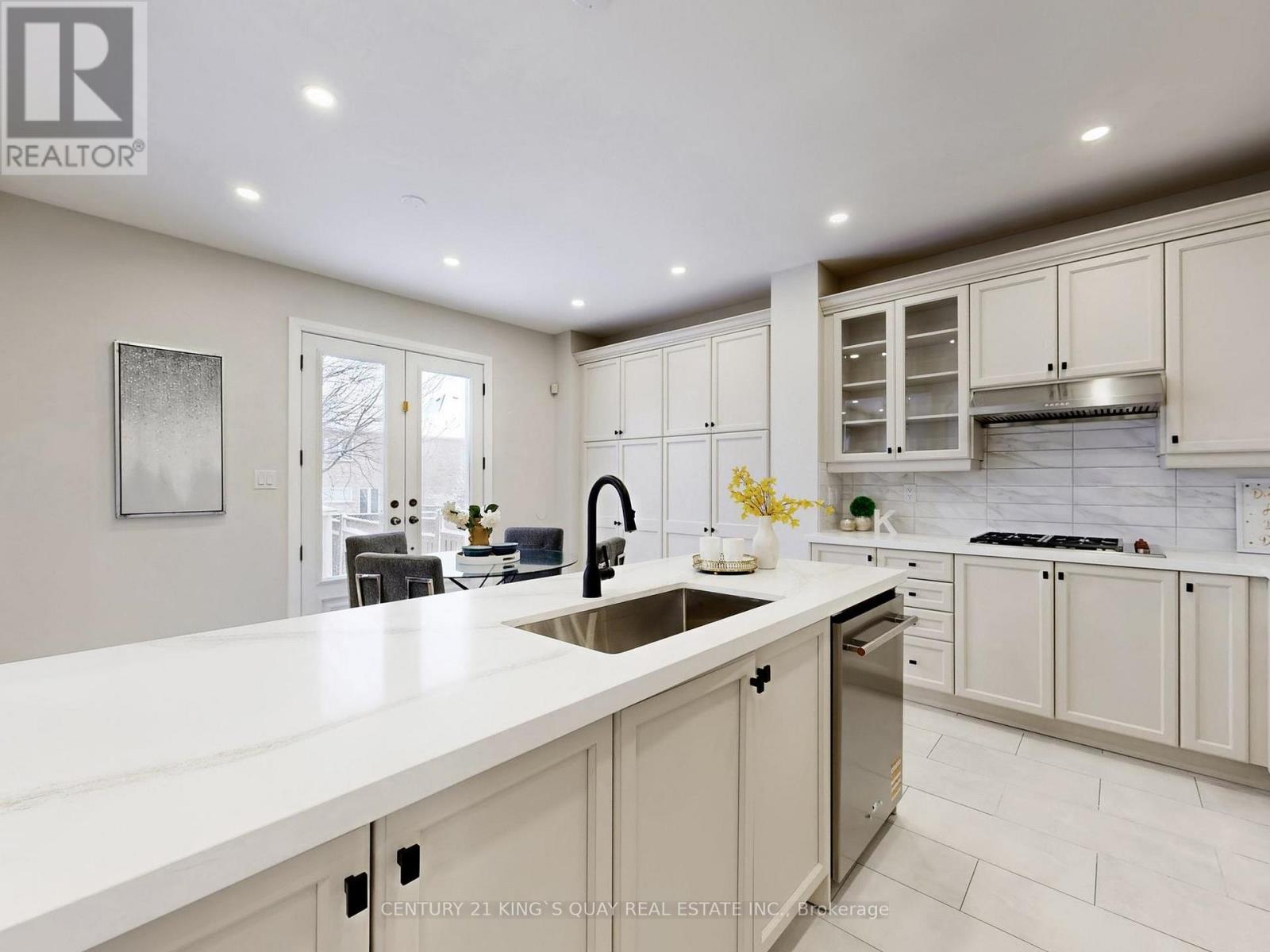 383 Wilfred Murison Avenue, Markham (Berczy), Ontario  L6C 0B2 - Photo 10 - N12895910