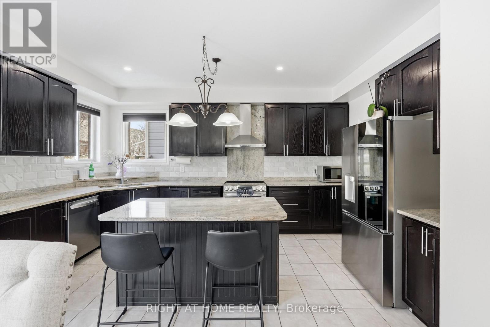 31 The Queensway, Barrie, Ontario  L4M 7H5 - Photo 15 - S12895672