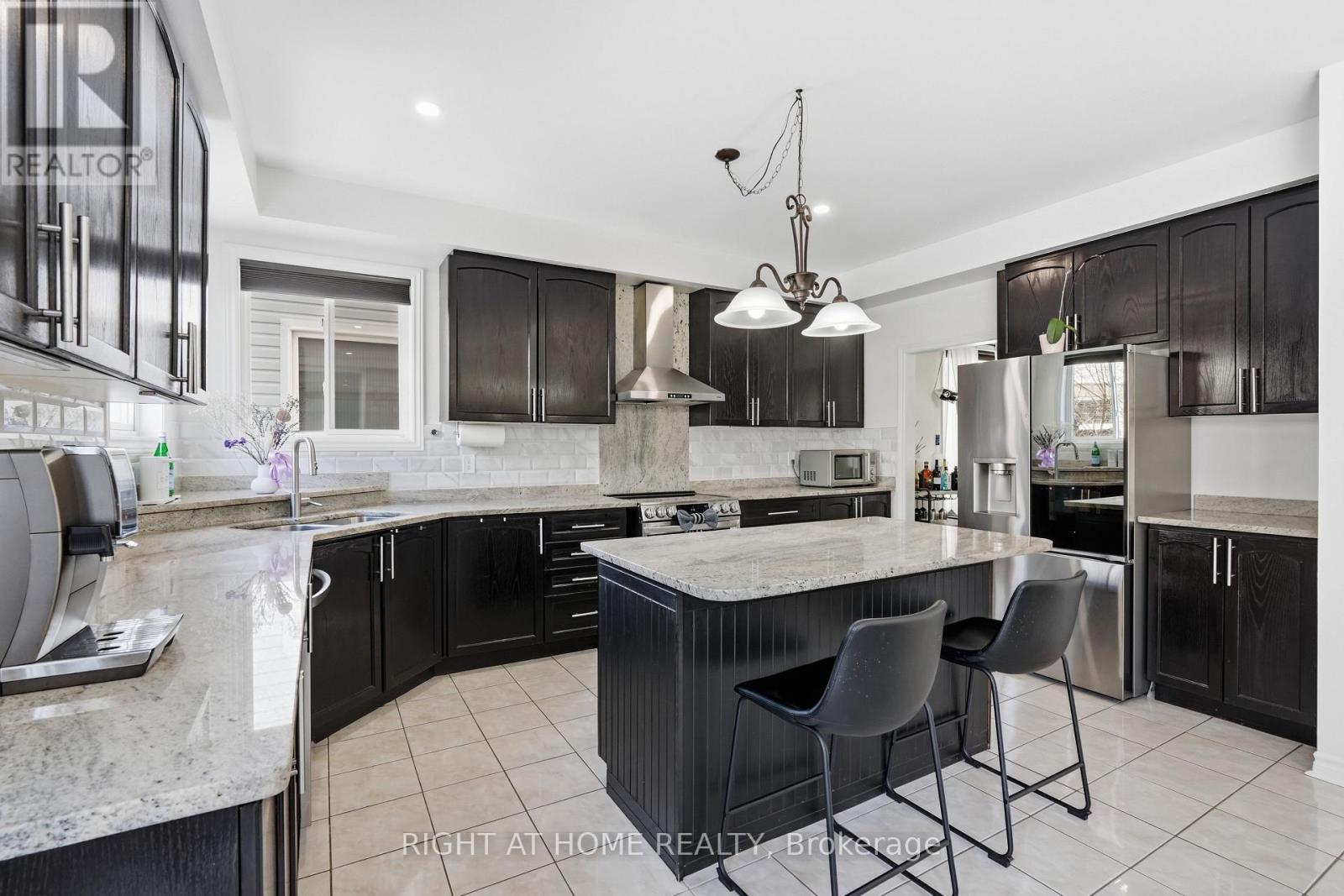 31 The Queensway, Barrie, Ontario  L4M 7H5 - Photo 16 - S12895672