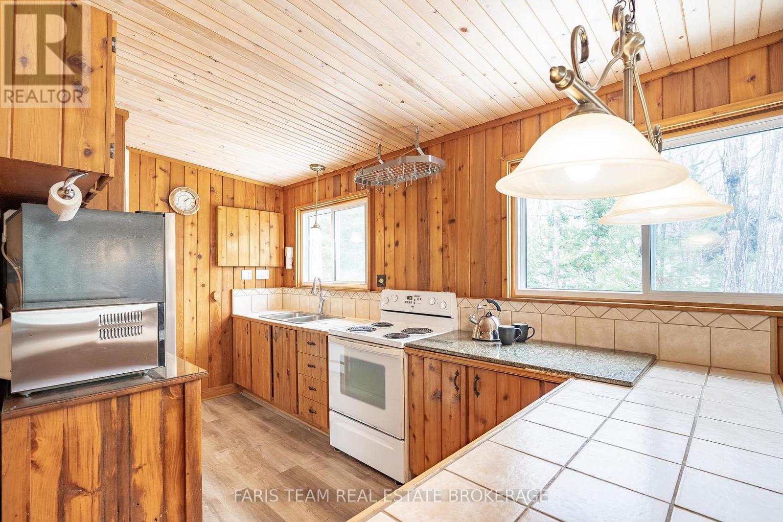 2 Souvenir Avenue, Tiny, Ontario  L9M 0H5 - Photo 5 - S12895878