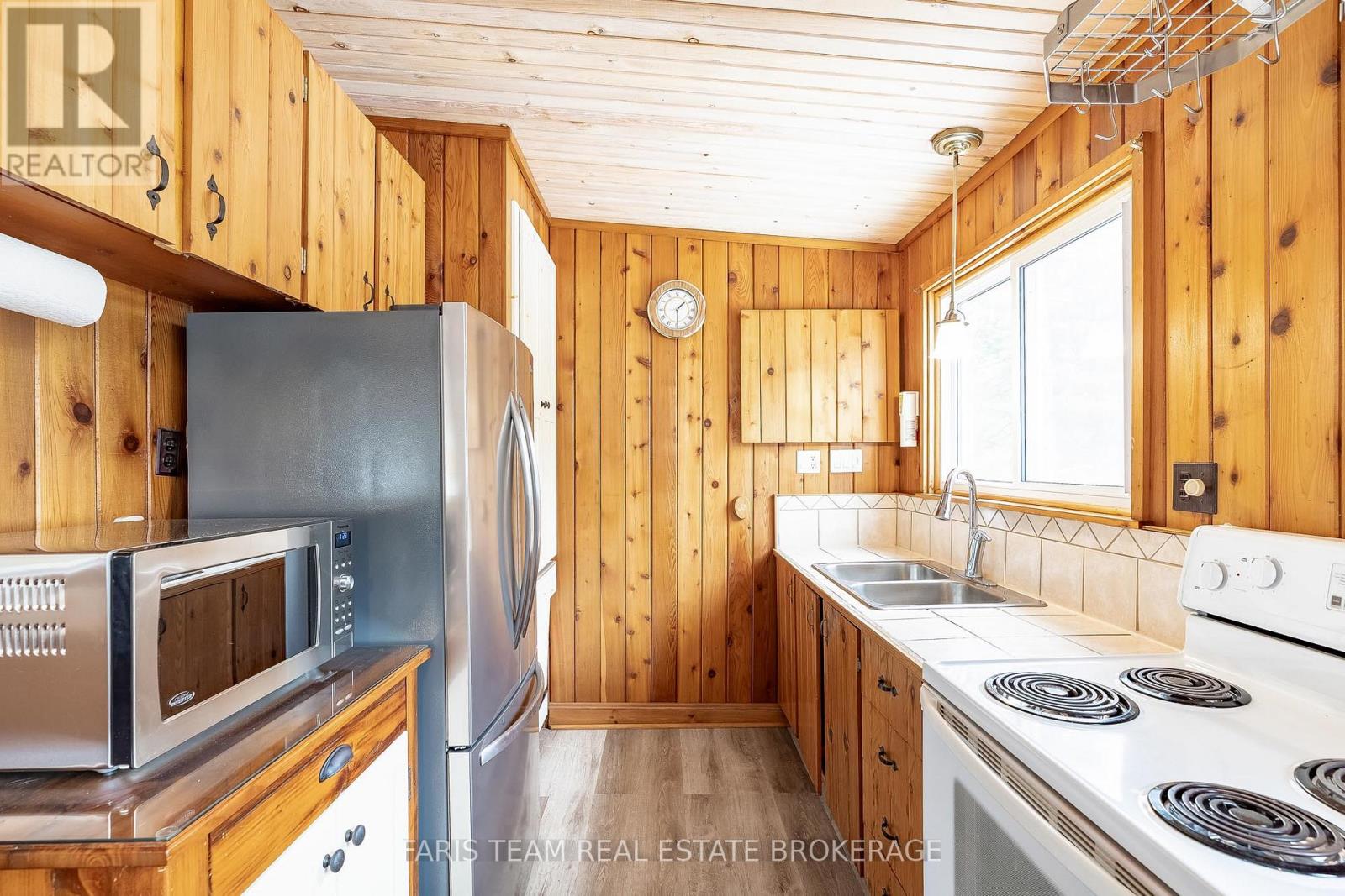 2 Souvenir Avenue, Tiny, Ontario  L9M 0H5 - Photo 7 - S12895878