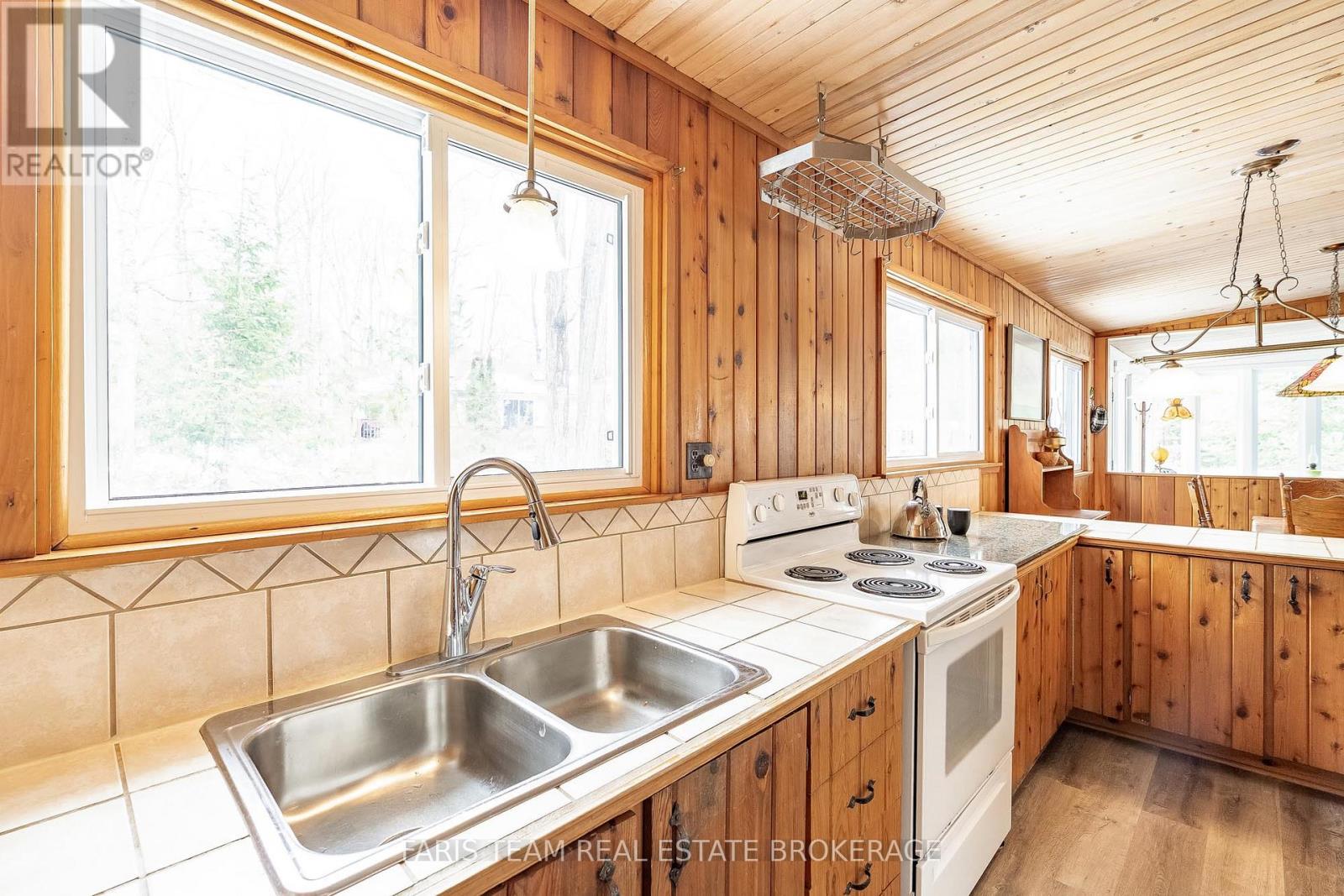 2 Souvenir Avenue, Tiny, Ontario  L9M 0H5 - Photo 9 - S12895878