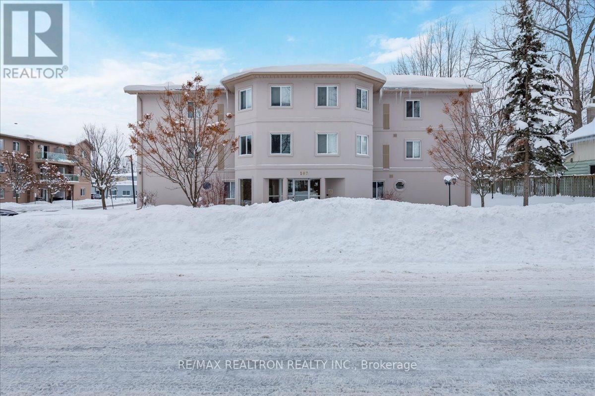 101 - 107 Bond Street, Orillia, Ontario  L3V 1J7 - Photo 1 - S12895900
