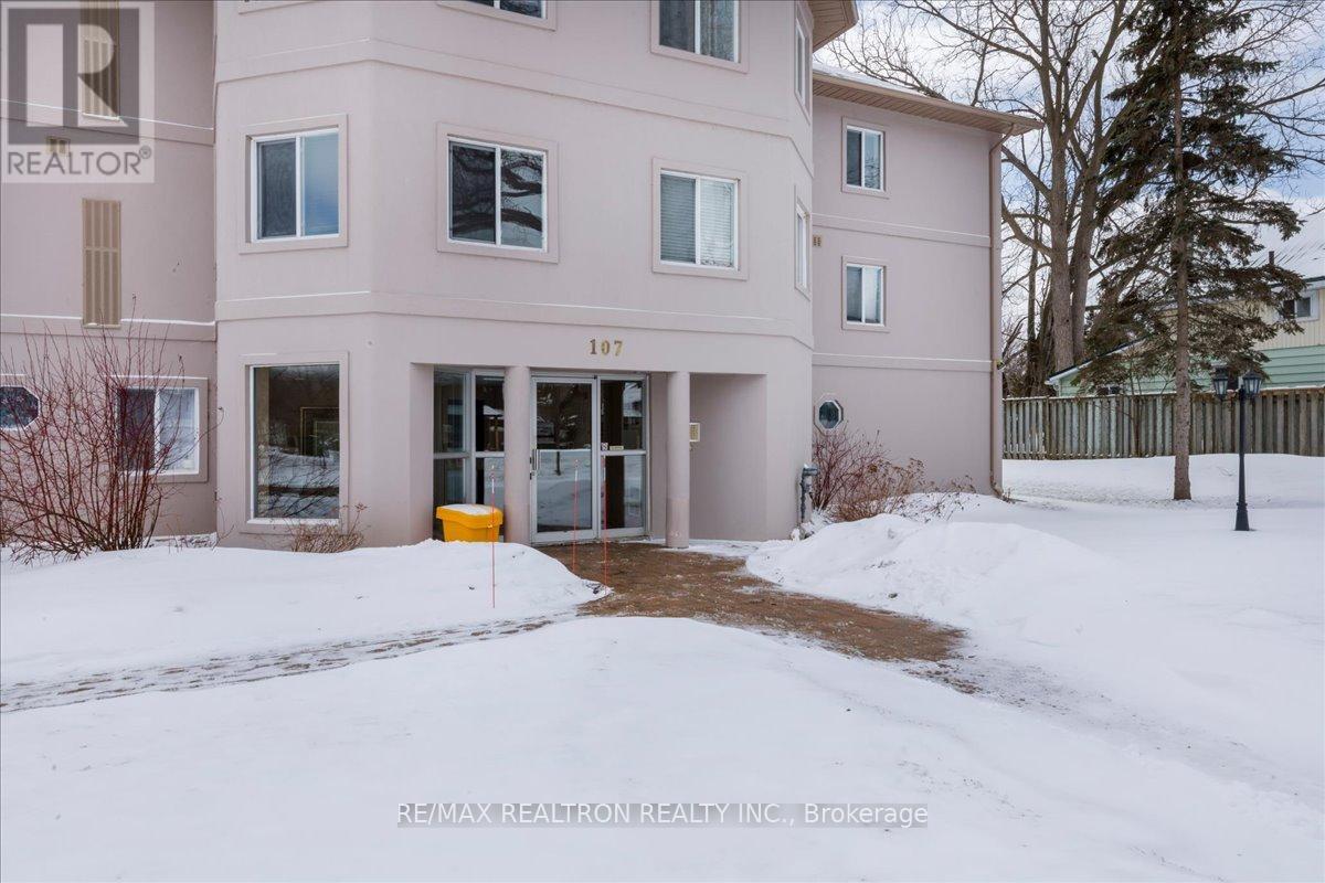 101 - 107 Bond Street, Orillia, Ontario  L3V 1J7 - Photo 2 - S12895900