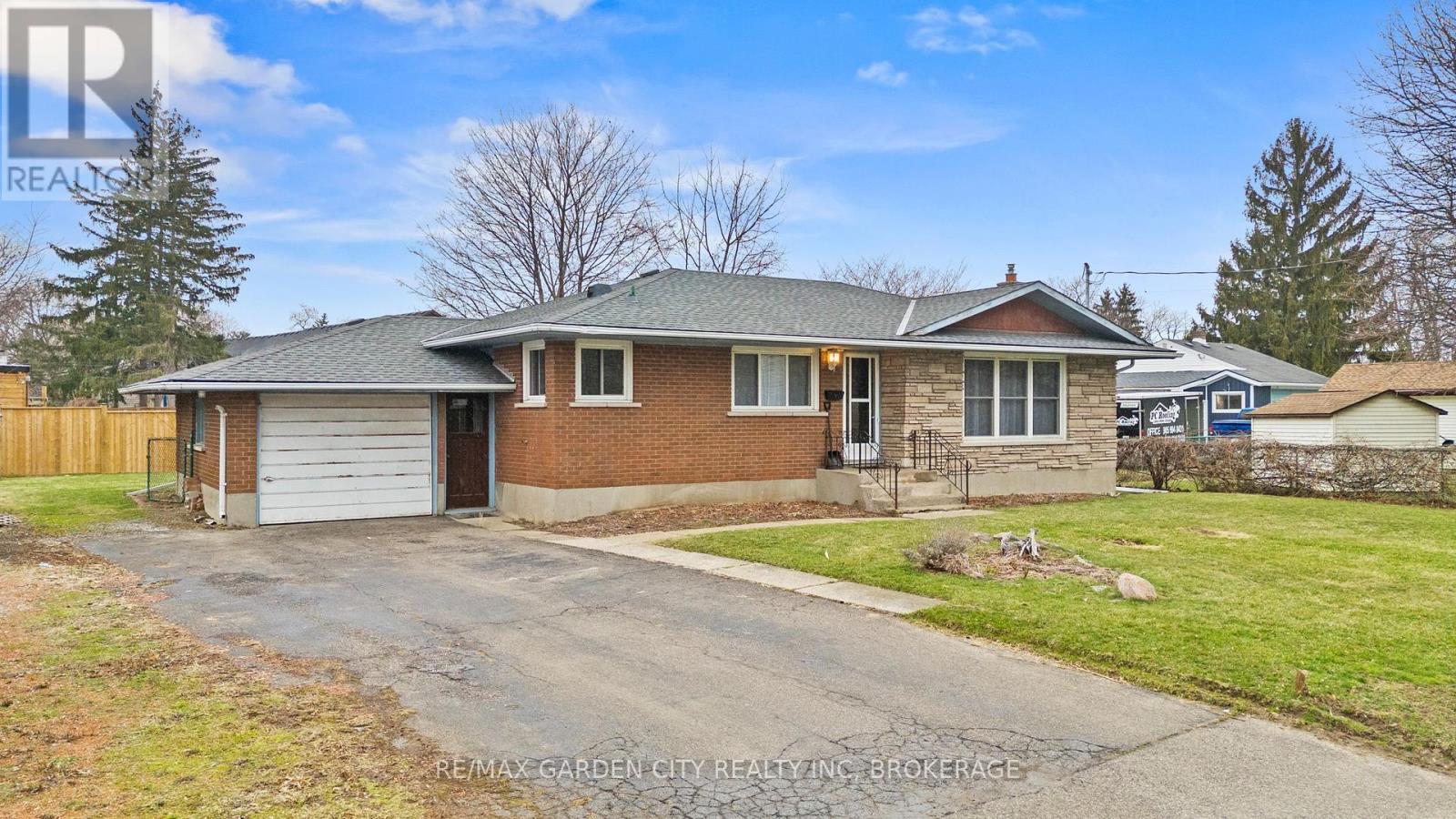 1 Gladman Avenue, St. Catharines (Rural Port), Ontario  L2N 4A2 - Photo 30 - X12895894
