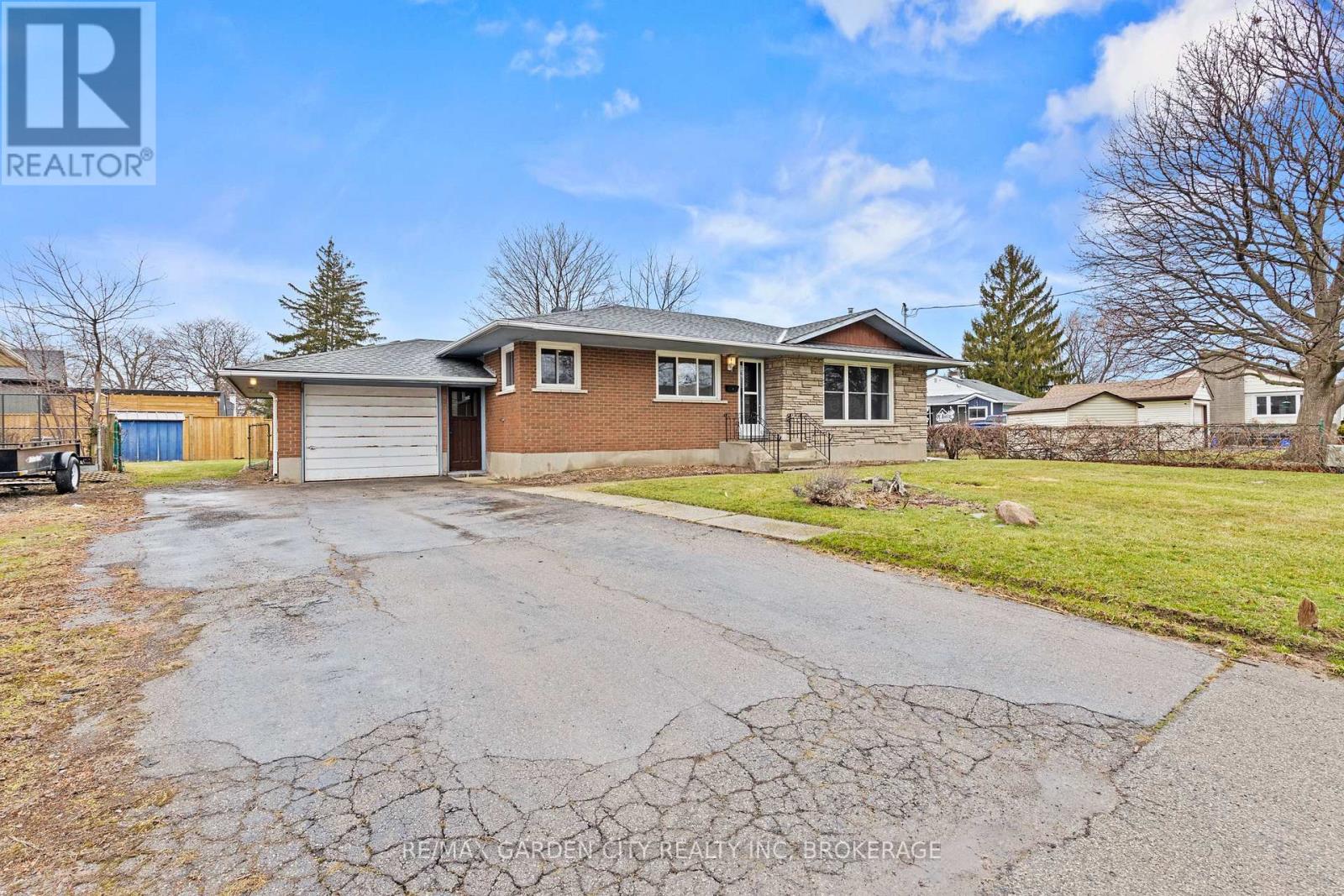 1 Gladman Avenue, St. Catharines (Rural Port), Ontario  L2N 4A2 - Photo 32 - X12895894