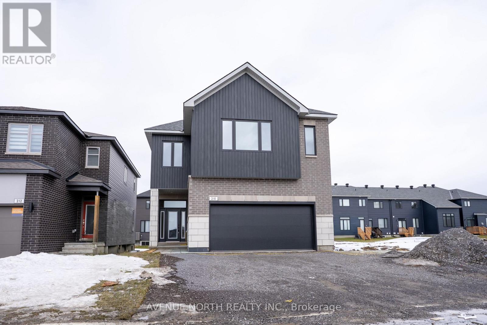 210 GINEBIK WAY, Ottawa, Ontario