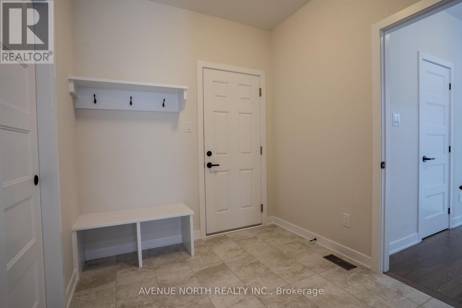 210 Ginebik Way, Ottawa, Ontario  K1X 0H4 - Photo 8 - X12763824