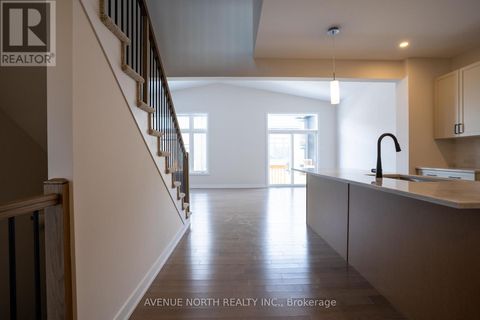 210 Ginebik Way, Ottawa, Ontario  K1X 0H4 - Photo 9 - X12763824