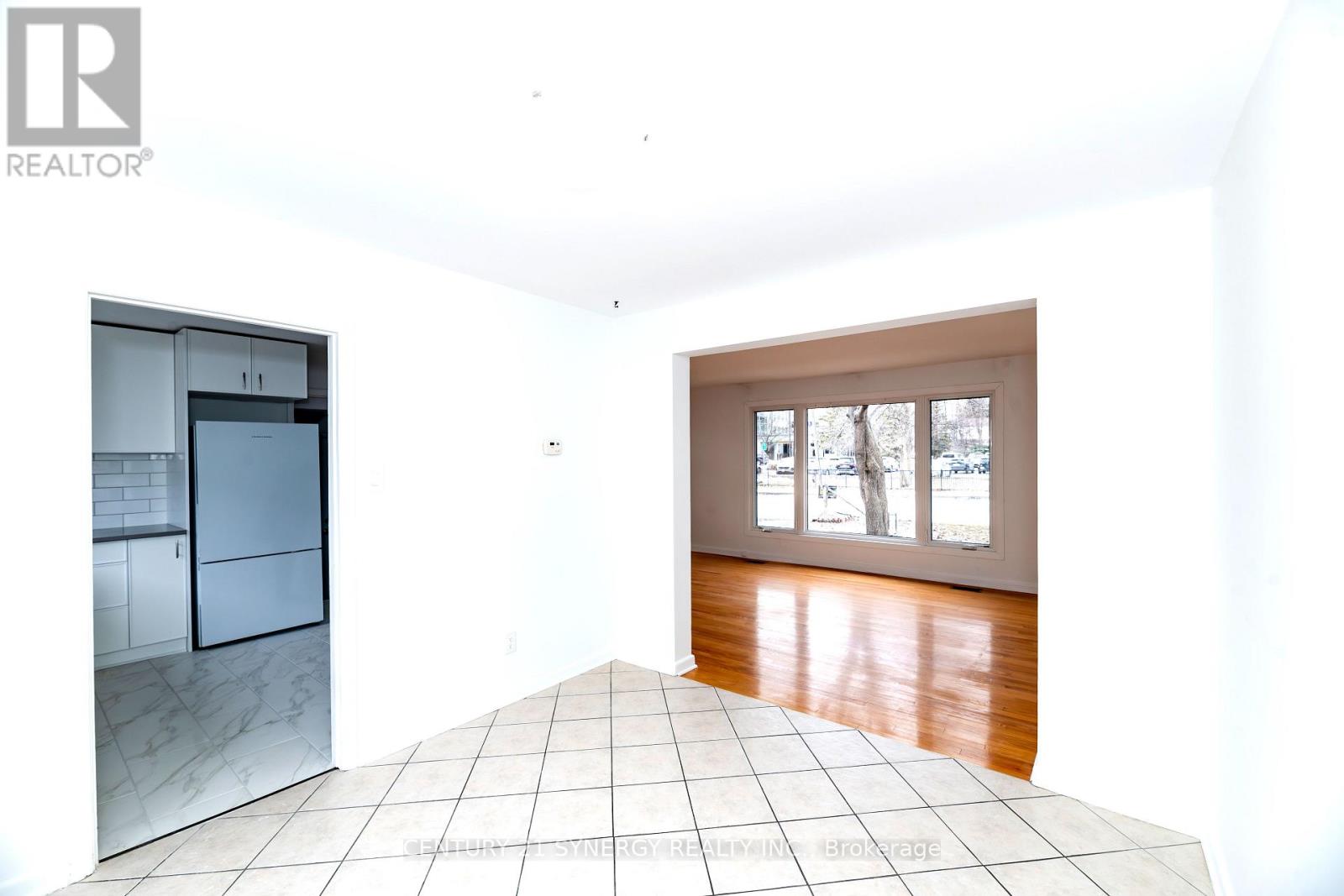 3 Farlane Boulevard, Ottawa, Ontario  K2E 5H1 - Photo 5 - X12880810