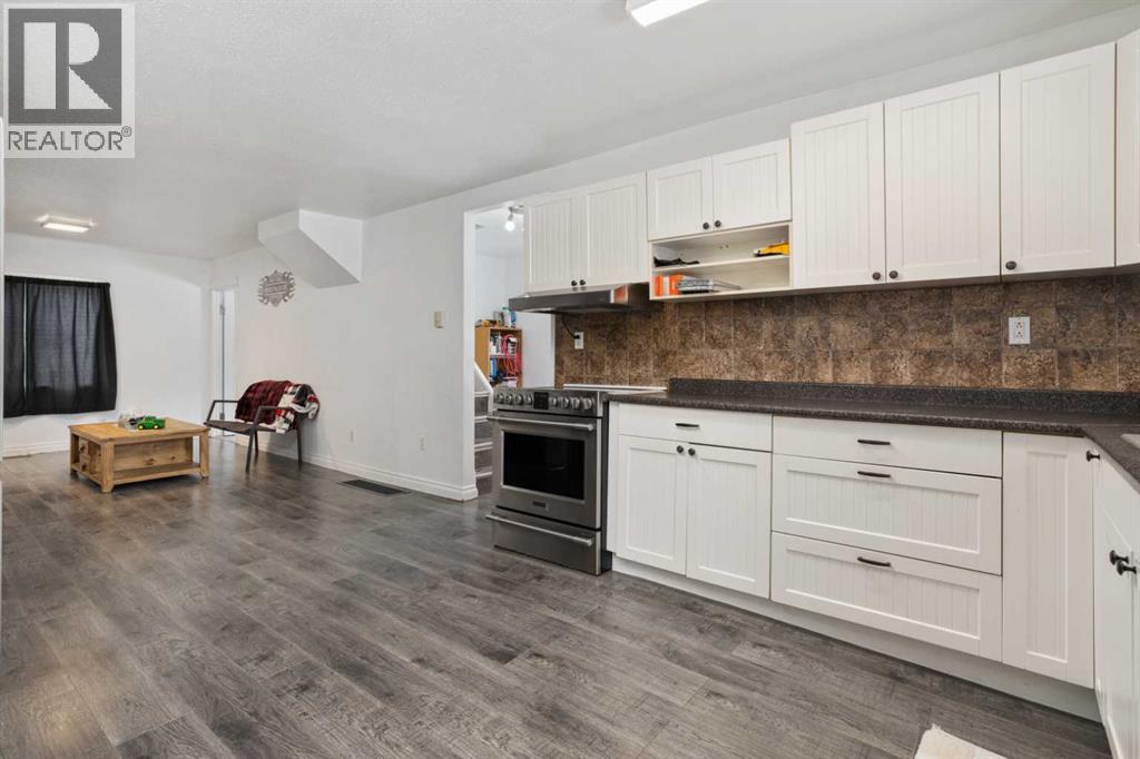 211 Red Wing Crescent, Tillicum Beach, Alberta  T4V 2M9 - Photo 4 - A2293846