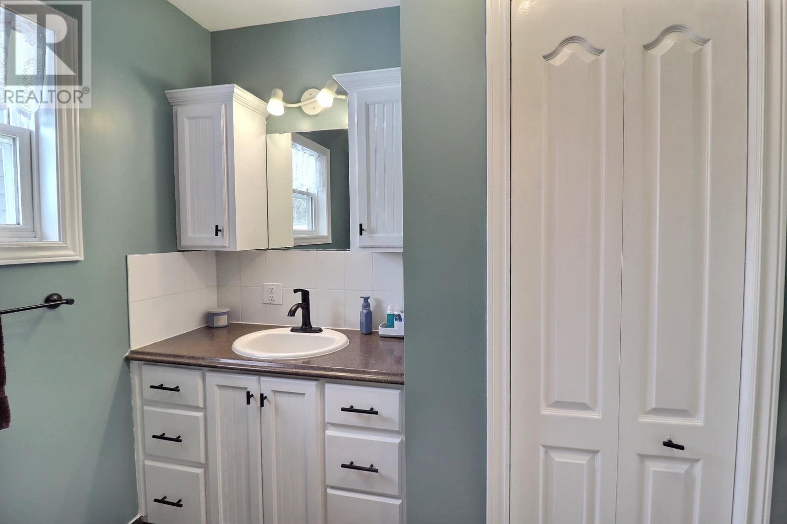 51 South Main Street, Mount Stewart, Prince Edward Island  C0A 1T0 - Photo 12 - 202604844