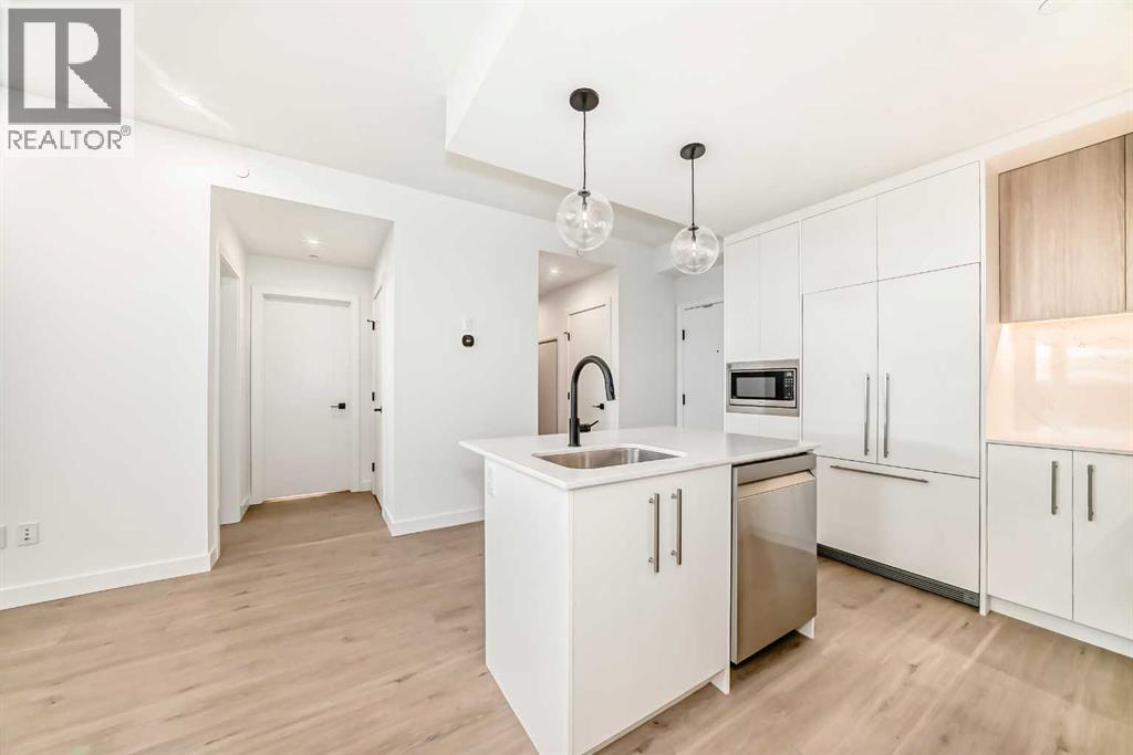 817, 8375 Broadcast Avenue Sw, Calgary, Alberta  T3H 6N2 - Photo 3 - A2277835