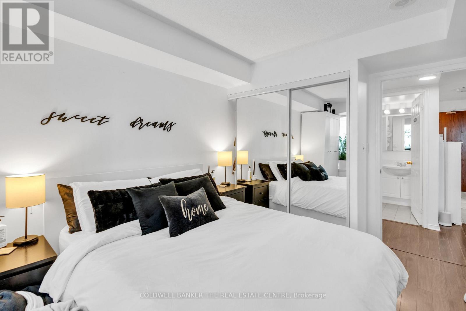 1105 - 9 Michael Power Place, Toronto, Ontario  M9A 0A5 - Photo 17 - W12895636