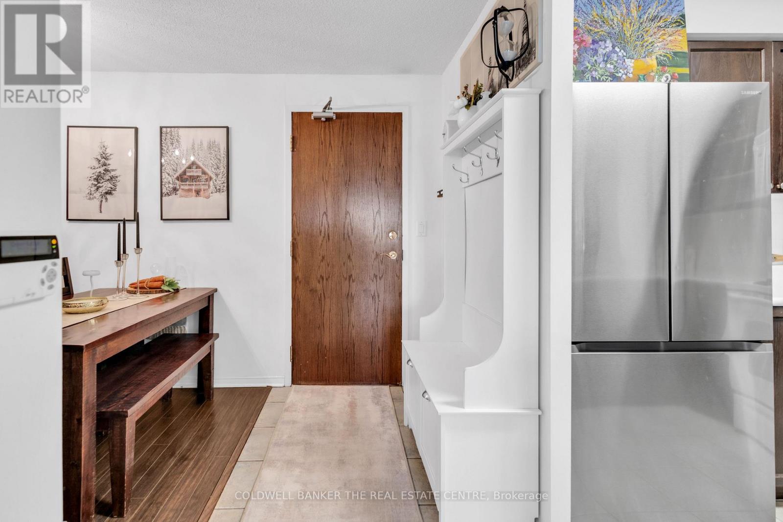 1105 - 9 Michael Power Place, Toronto, Ontario  M9A 0A5 - Photo 4 - W12895636