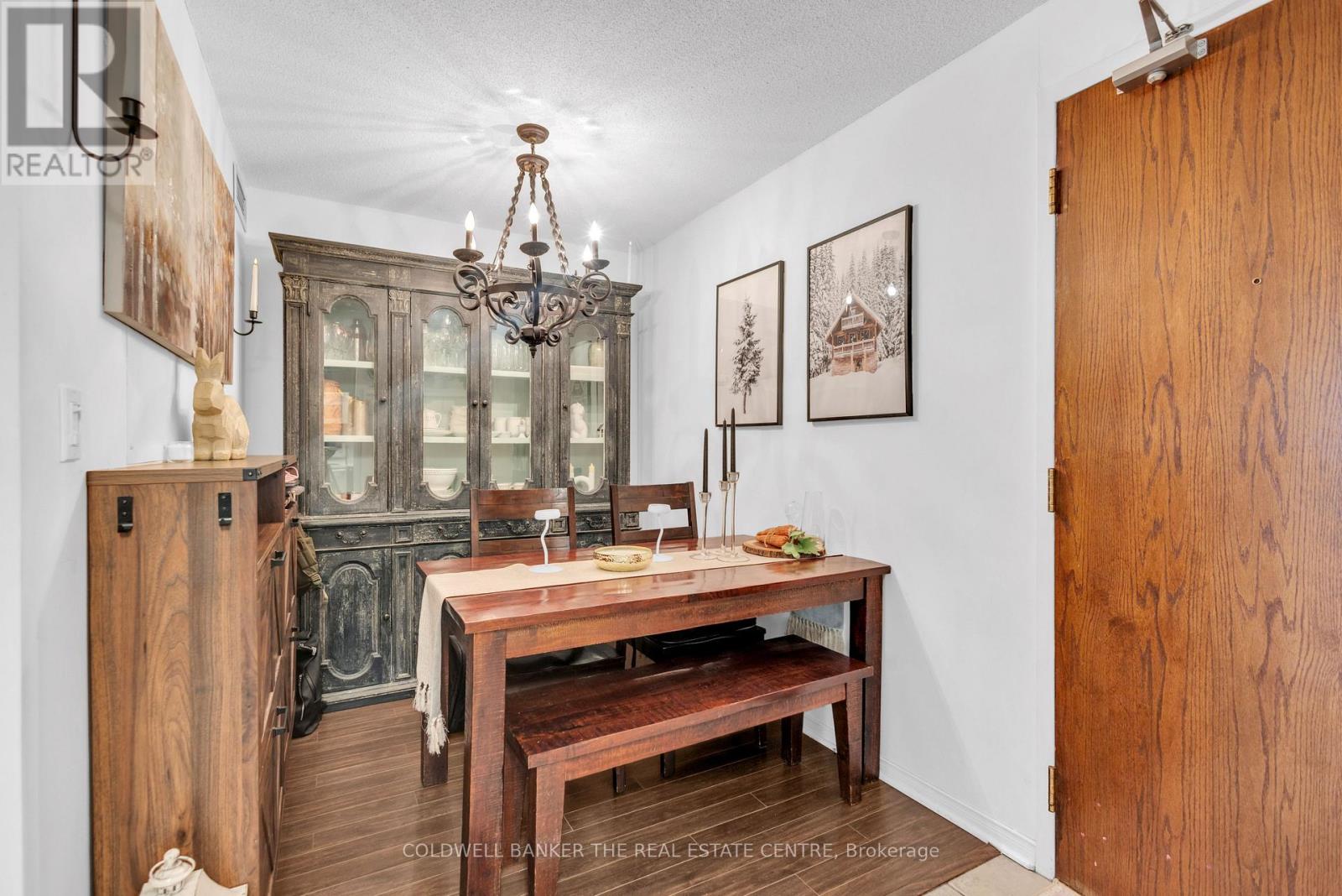 1105 - 9 Michael Power Place, Toronto, Ontario  M9A 0A5 - Photo 5 - W12895636