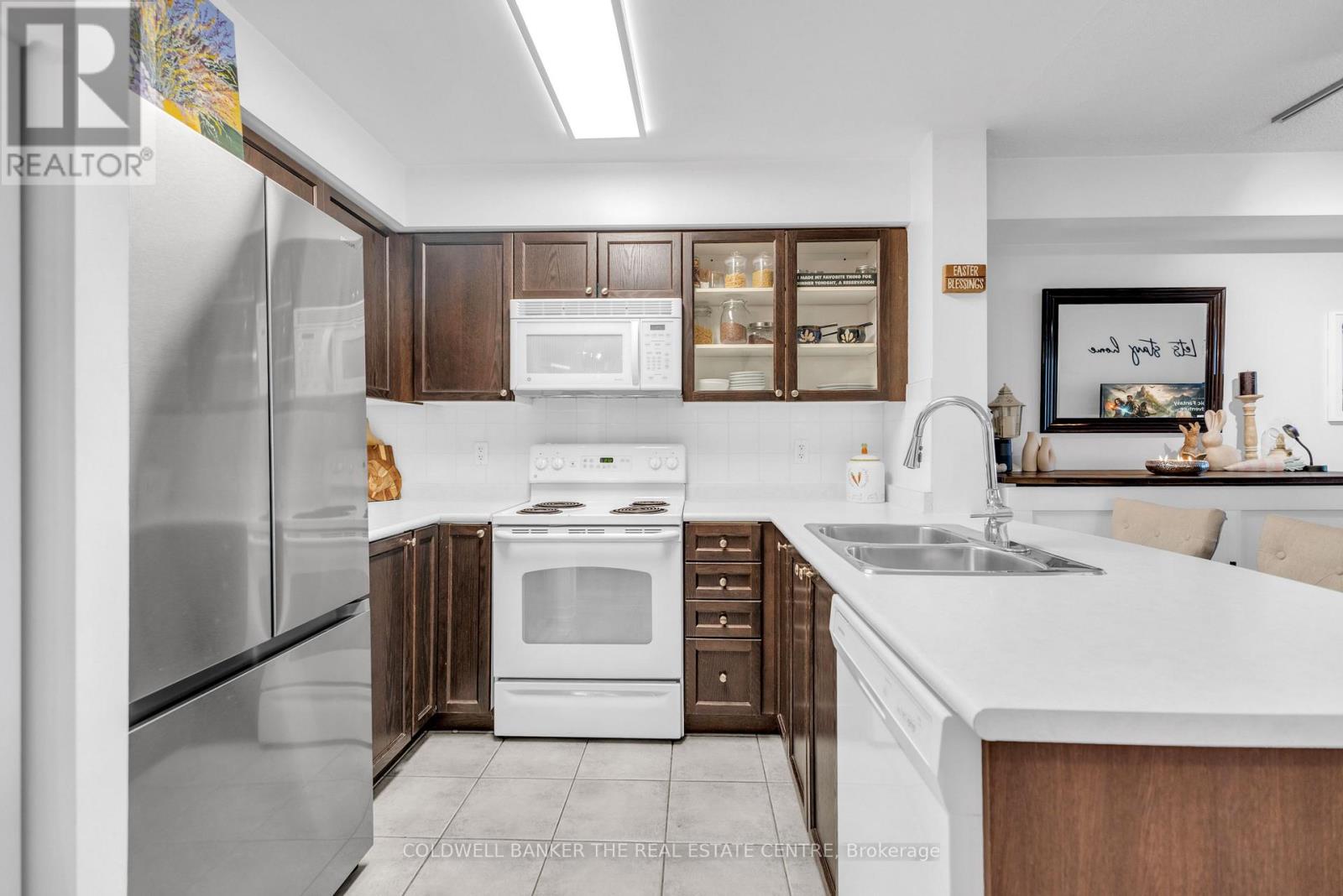 1105 - 9 Michael Power Place, Toronto, Ontario  M9A 0A5 - Photo 7 - W12895636