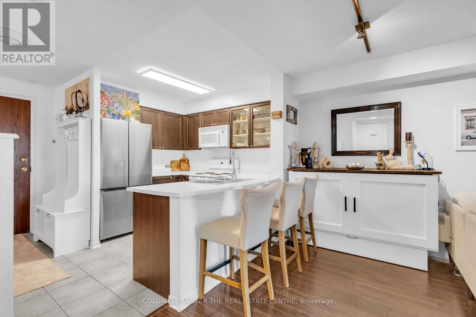 1105 - 9 Michael Power Place, Toronto, Ontario  M9A 0A5 - Photo 8 - W12895636