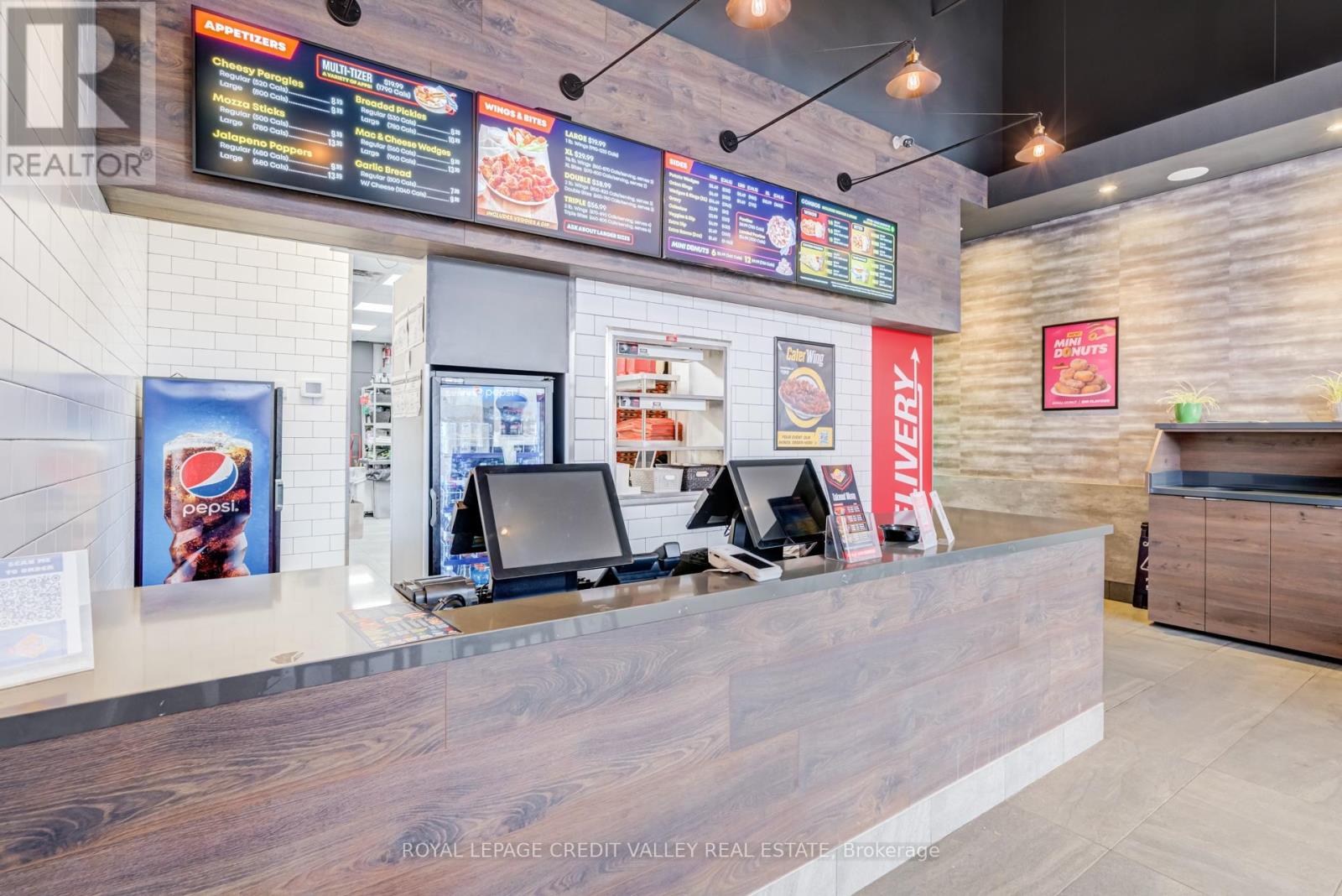 1900 Fowler Drive, Mississauga, Ontario  L5K 1T7 - Photo 11 - W12895638