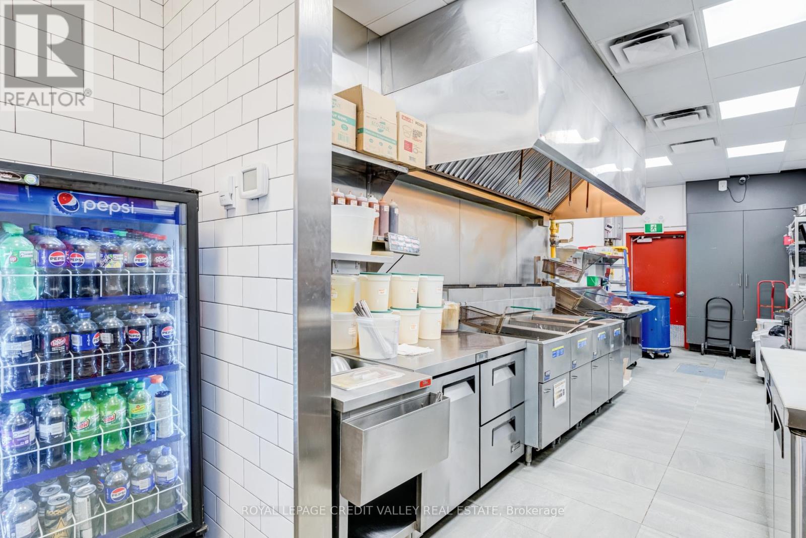 1900 Fowler Drive, Mississauga, Ontario  L5K 1T7 - Photo 16 - W12895638