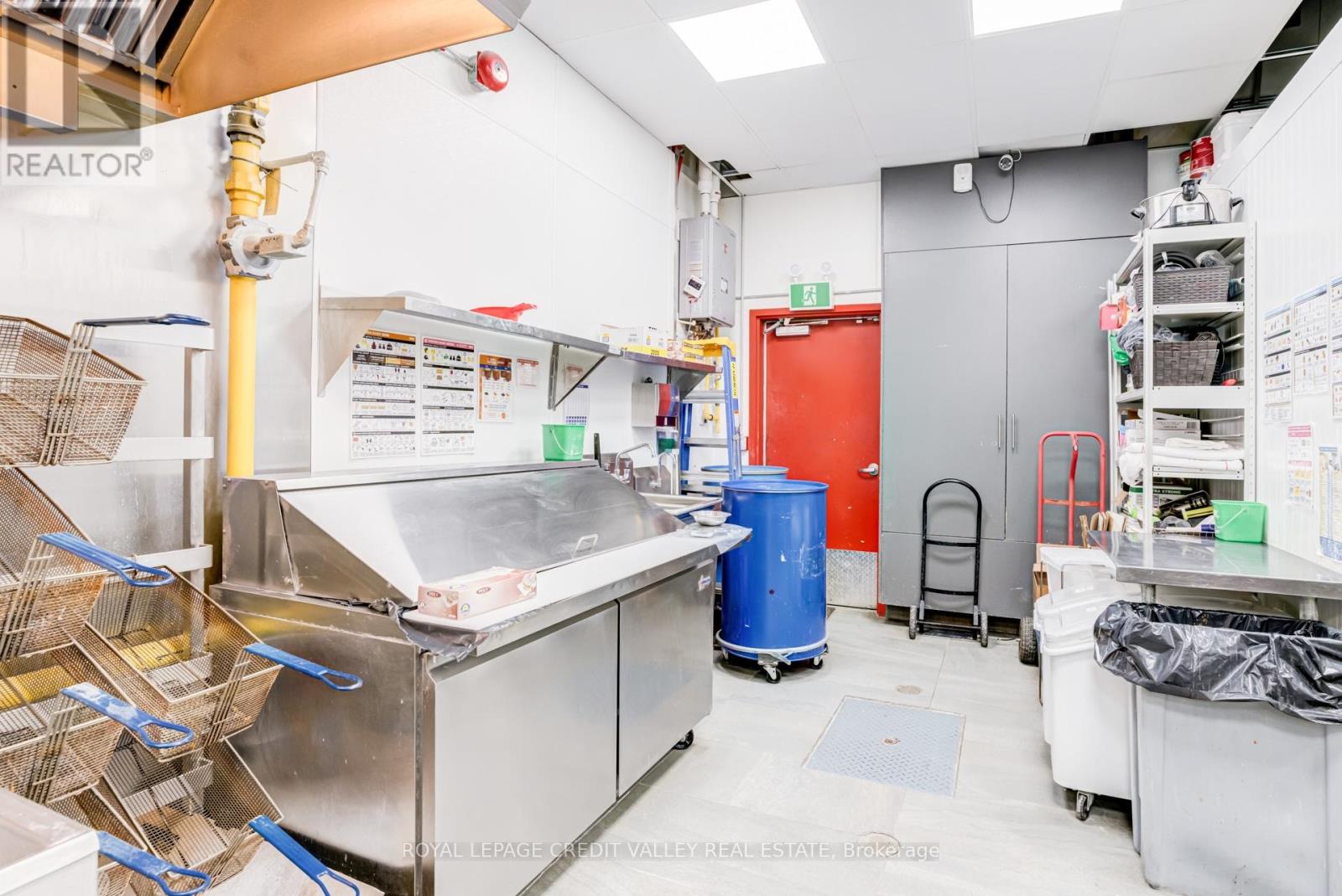 1900 Fowler Drive, Mississauga, Ontario  L5K 1T7 - Photo 19 - W12895638