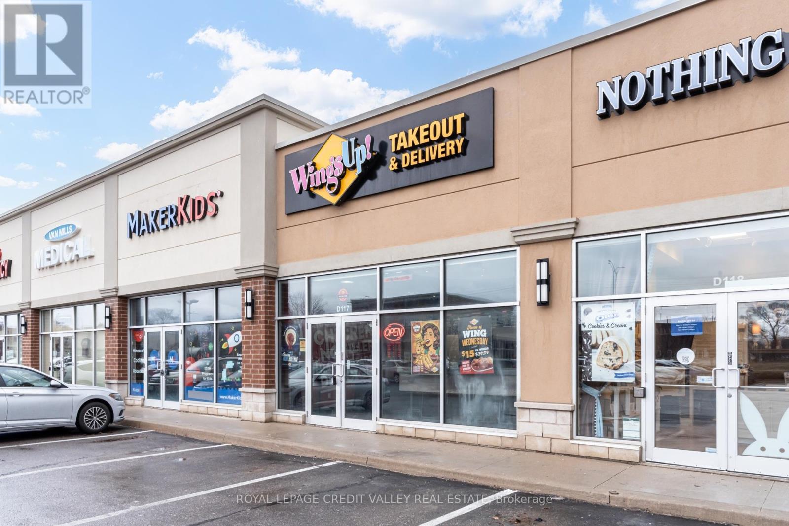 1900 Fowler Drive, Mississauga, Ontario  L5K 1T7 - Photo 2 - W12895638