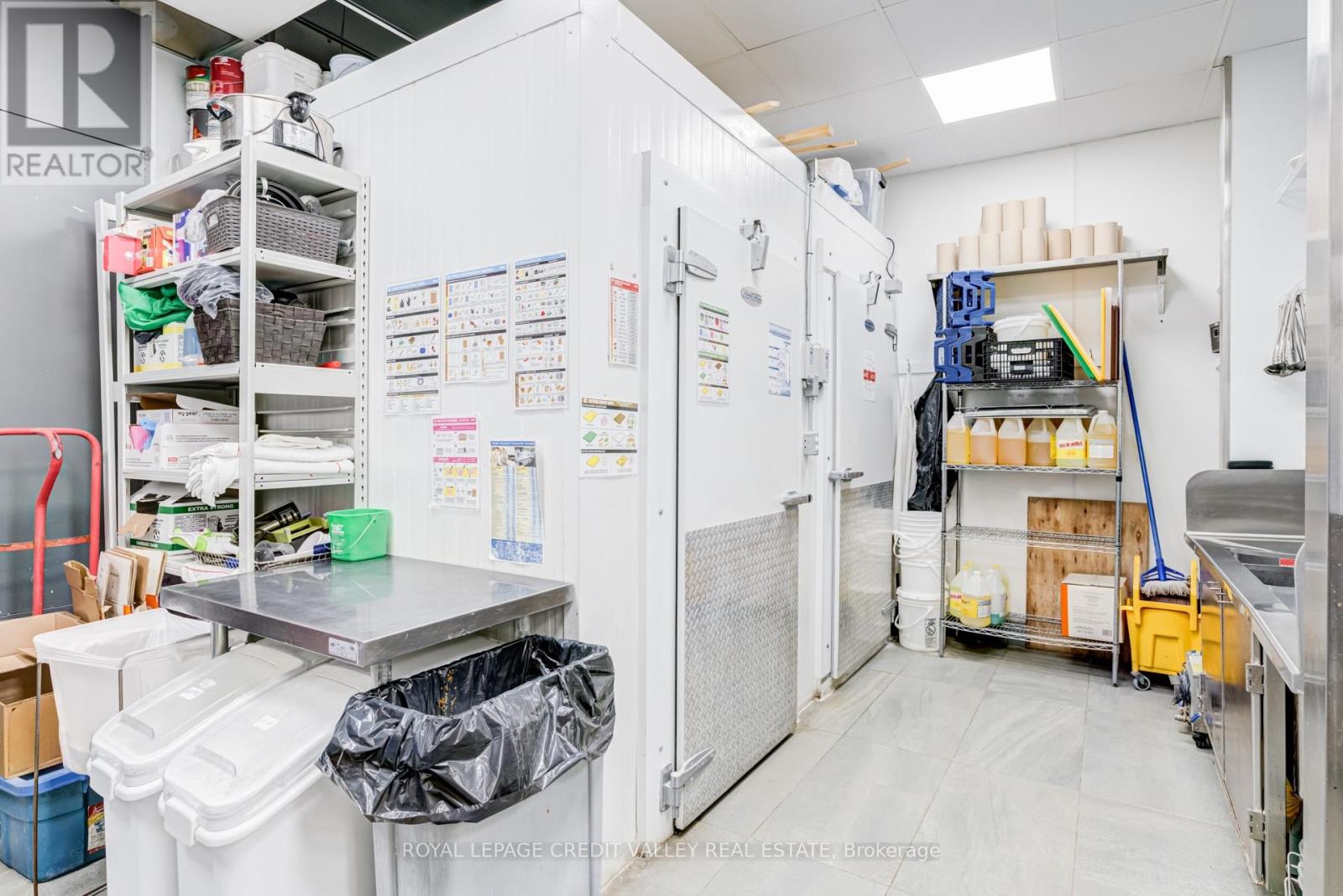 1900 Fowler Drive, Mississauga, Ontario  L5K 1T7 - Photo 20 - W12895638